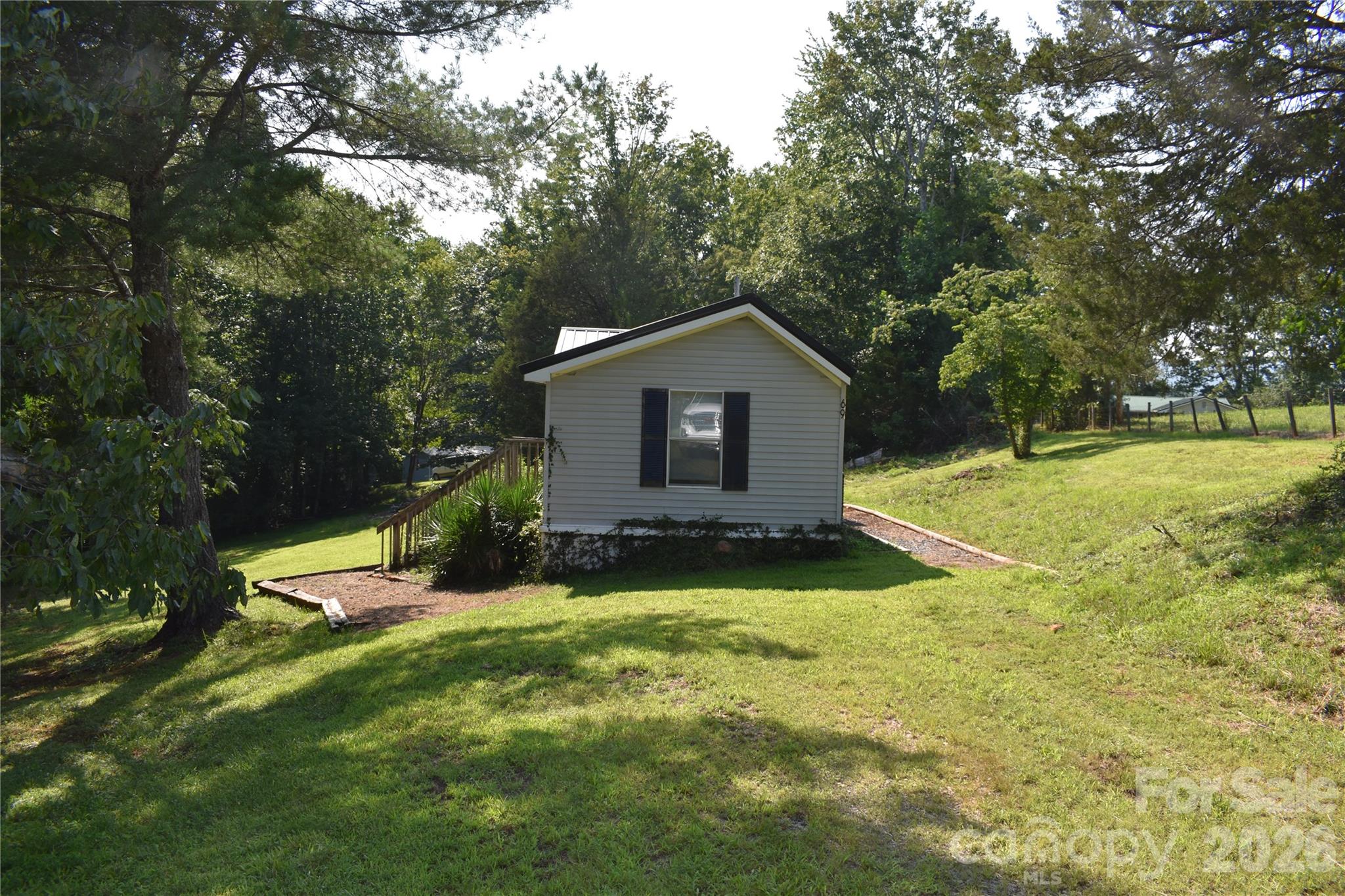 main property photo 40