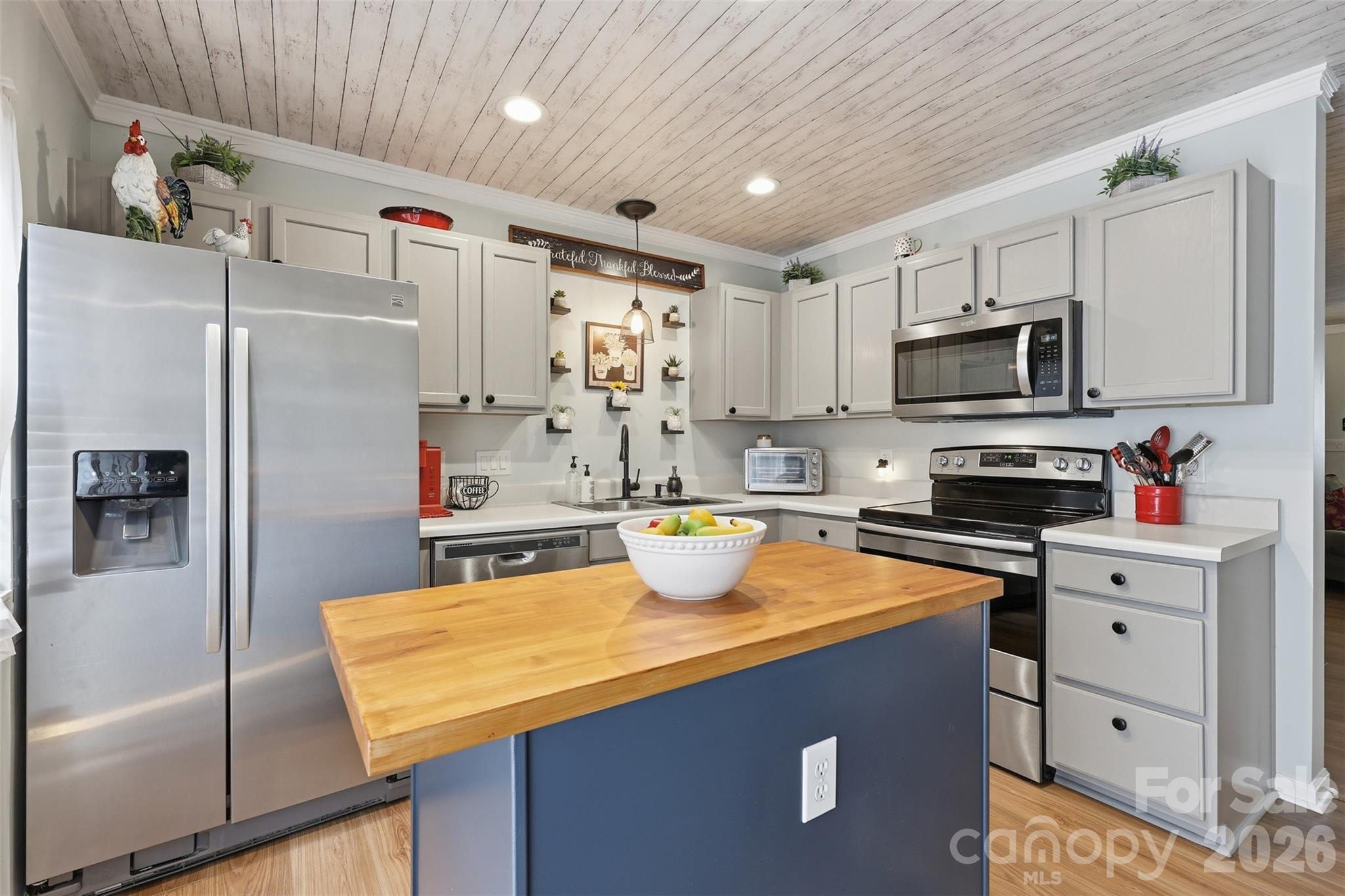 main property photo 4