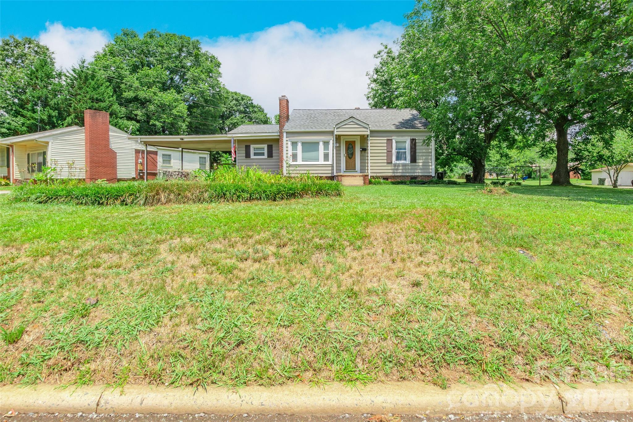 main property photo 2
