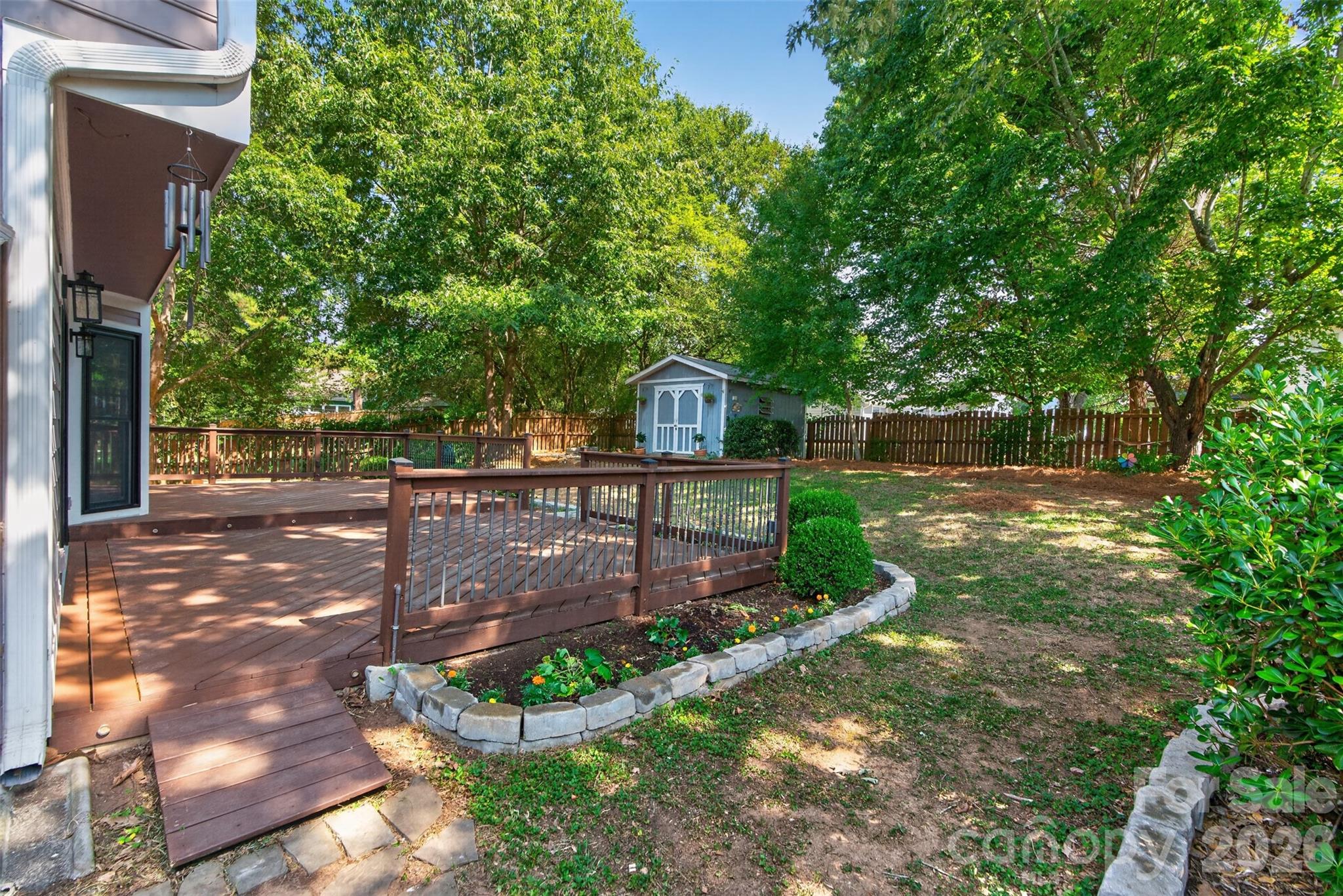 main property photo 40