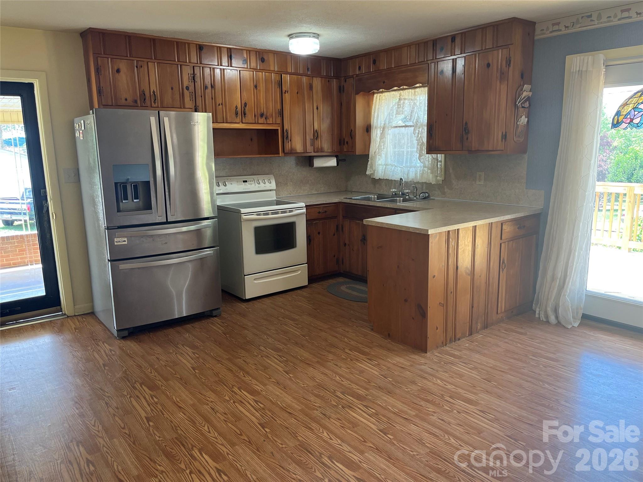main property photo 14