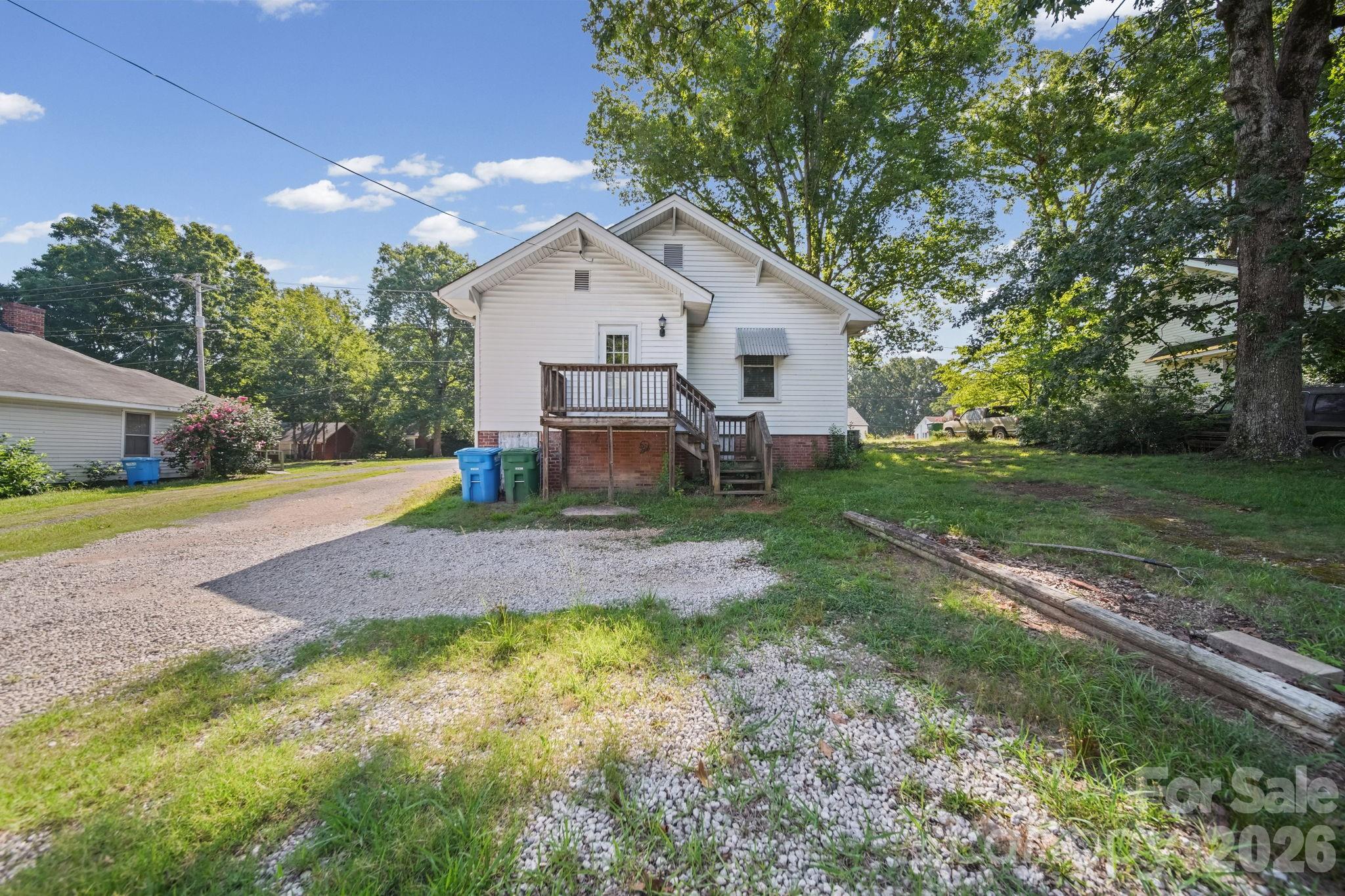 main property photo 30
