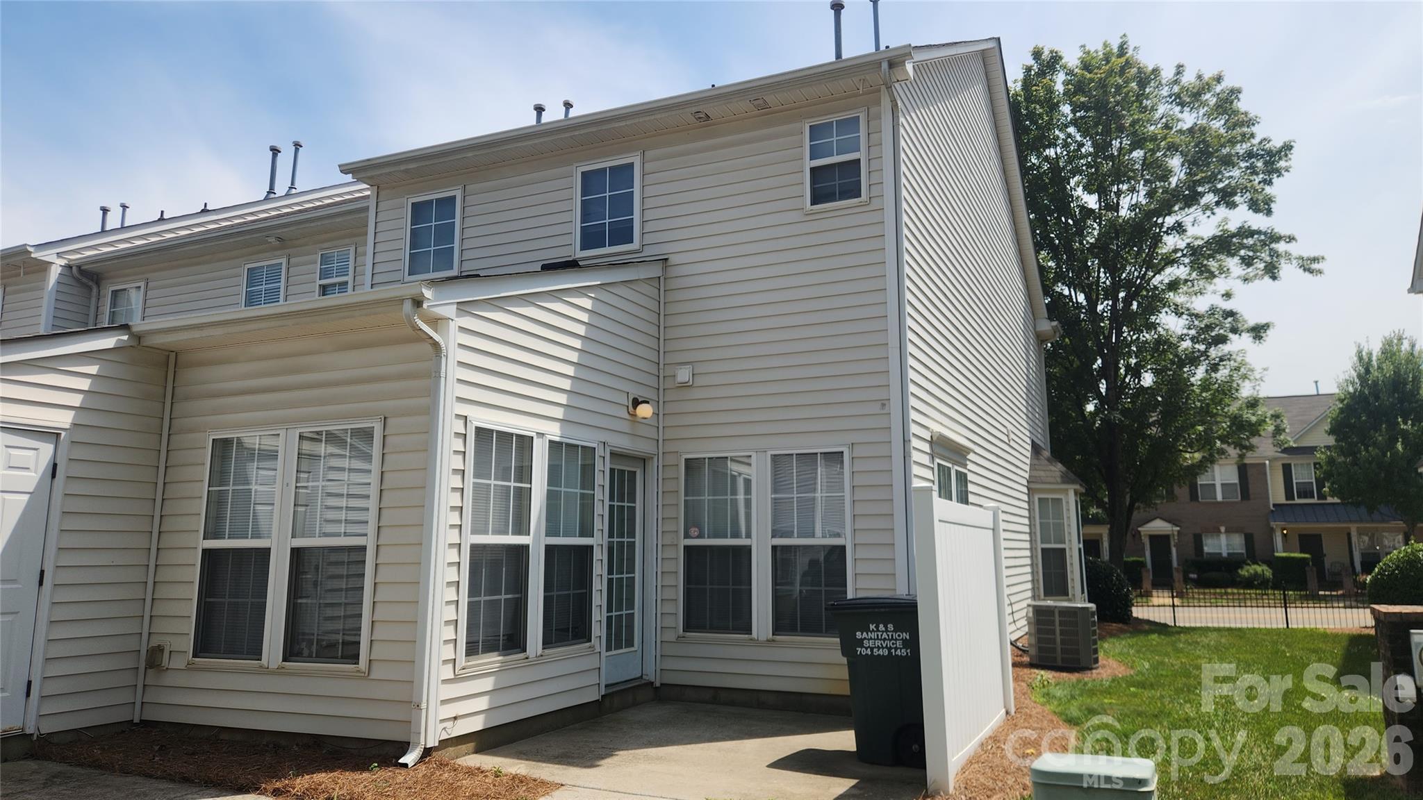 main property photo 23