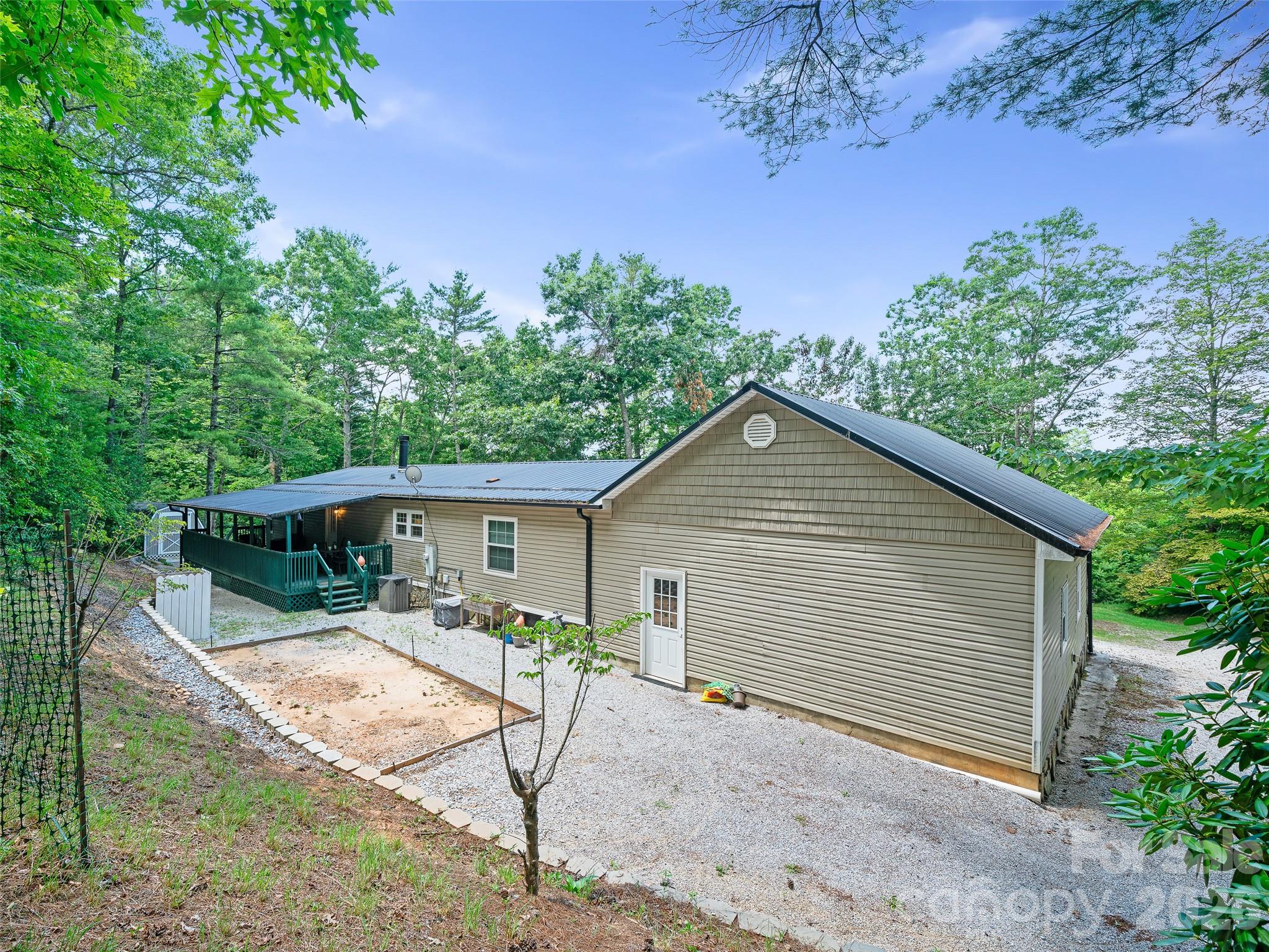 main property photo 23