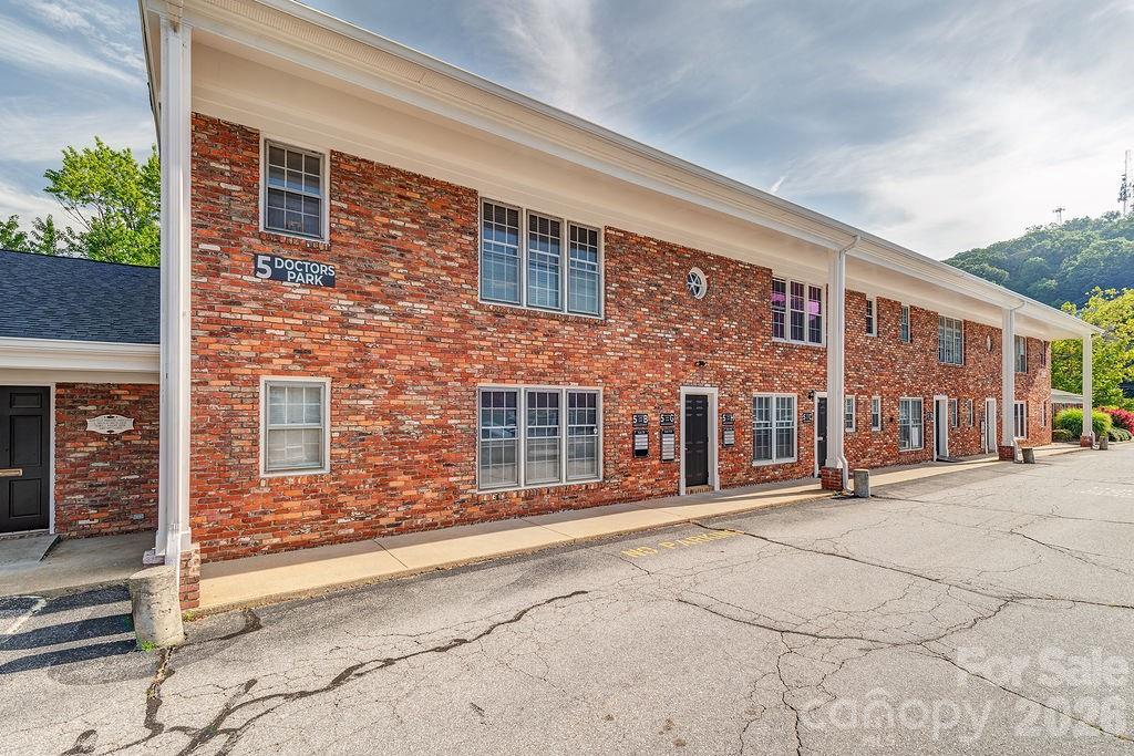main property photo 13