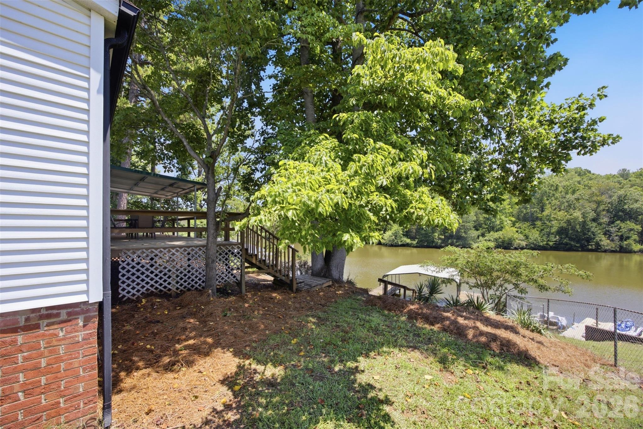 main property photo 32
