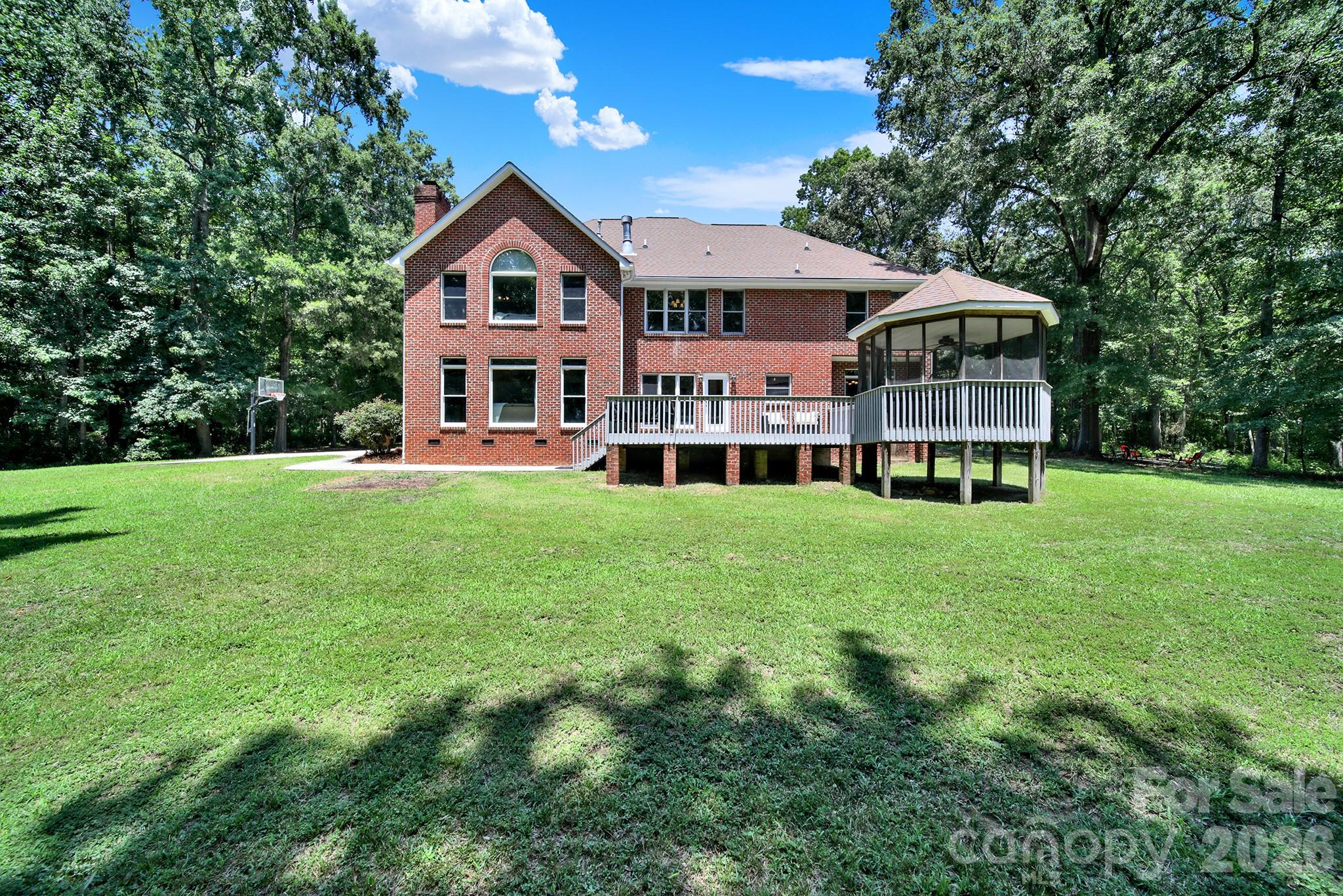 main property photo 40