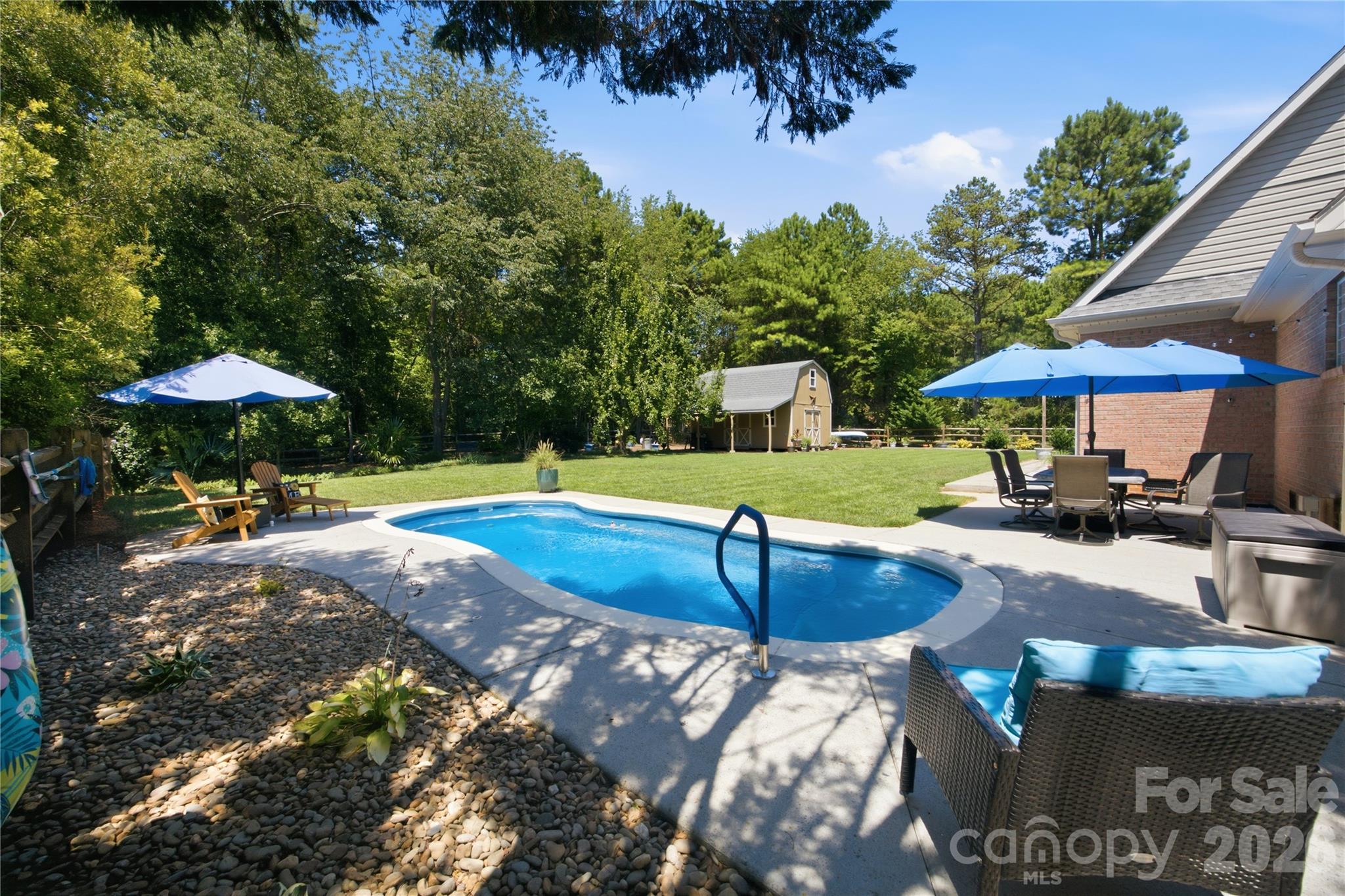 main property photo 31