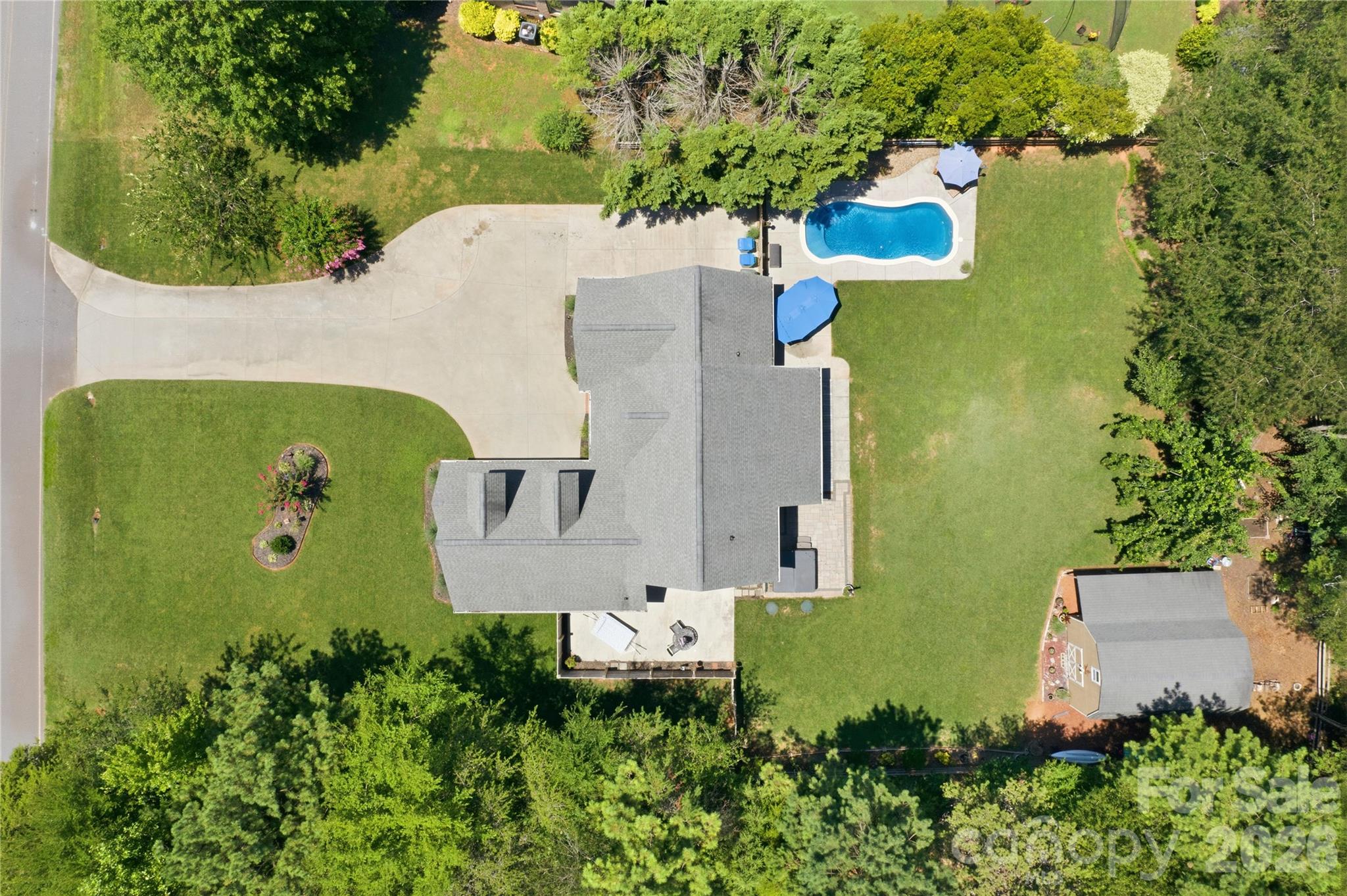 main property photo 43