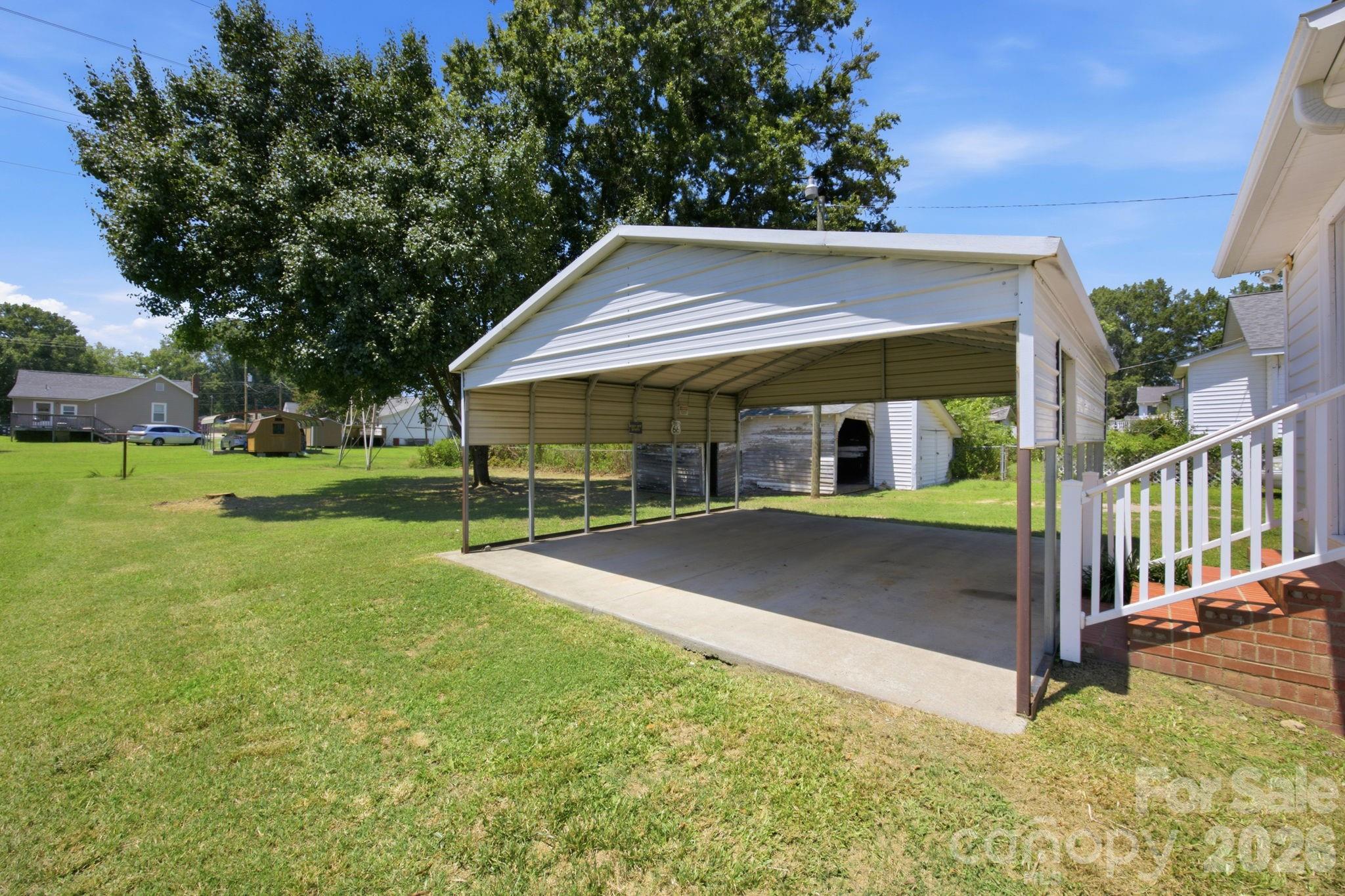 main property photo 29