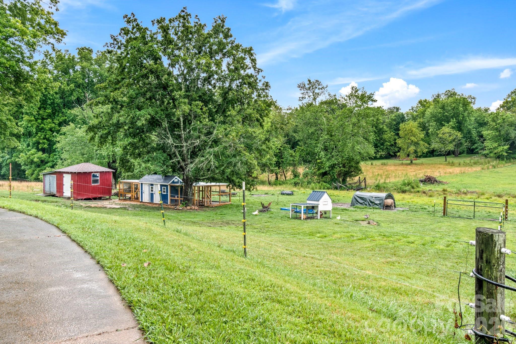 main property photo 30