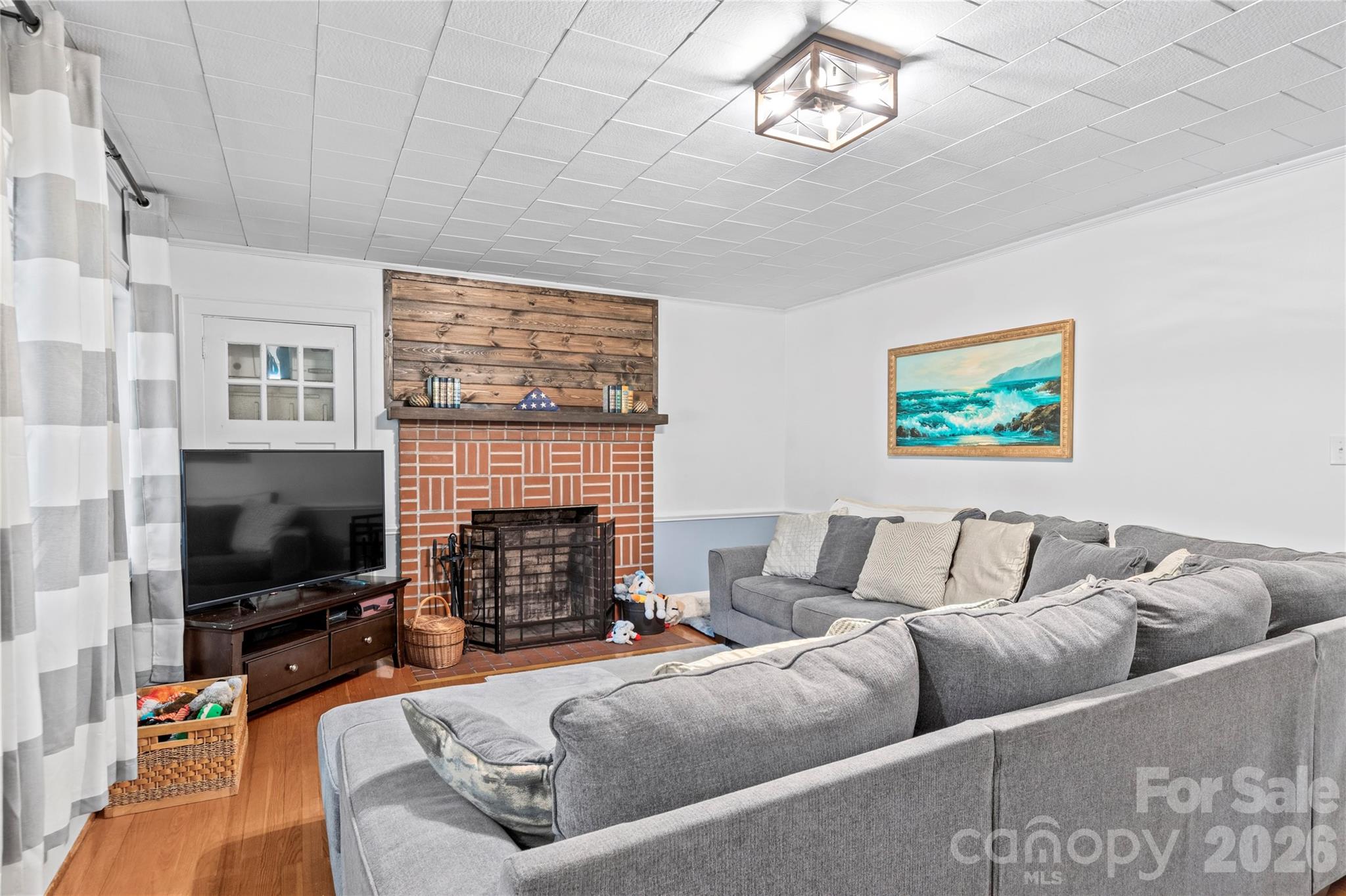 main property photo 6
