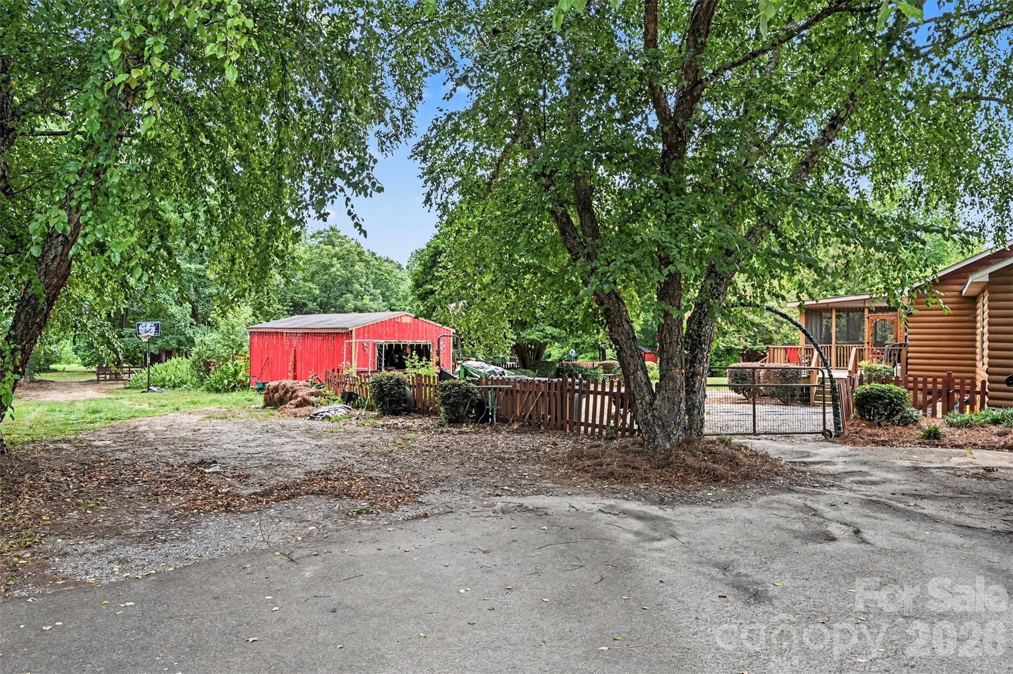 main property photo 30