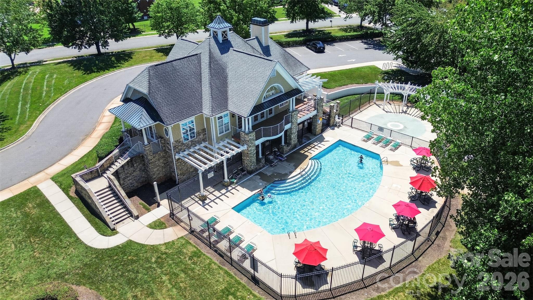 main property photo 40