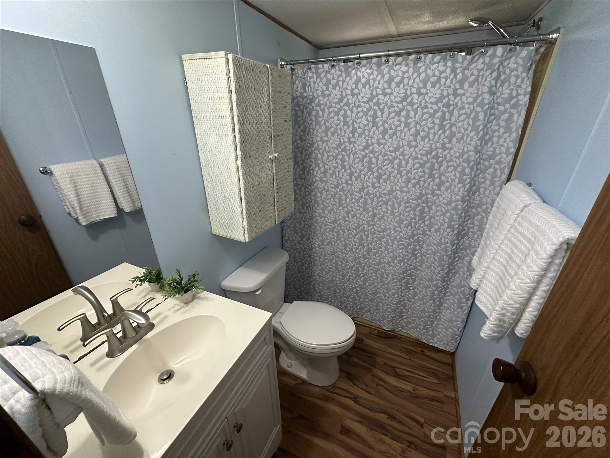 main property photo 28