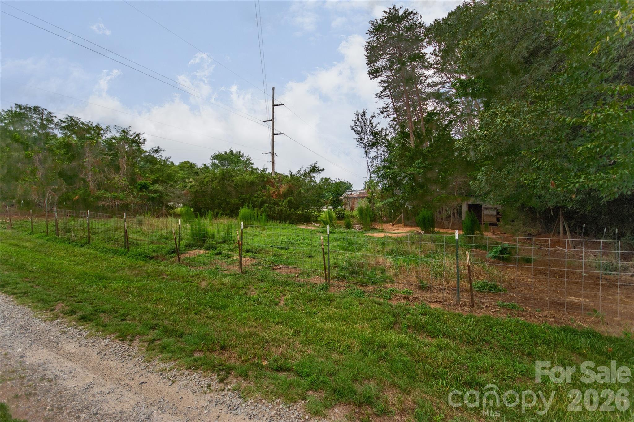 main property photo 28