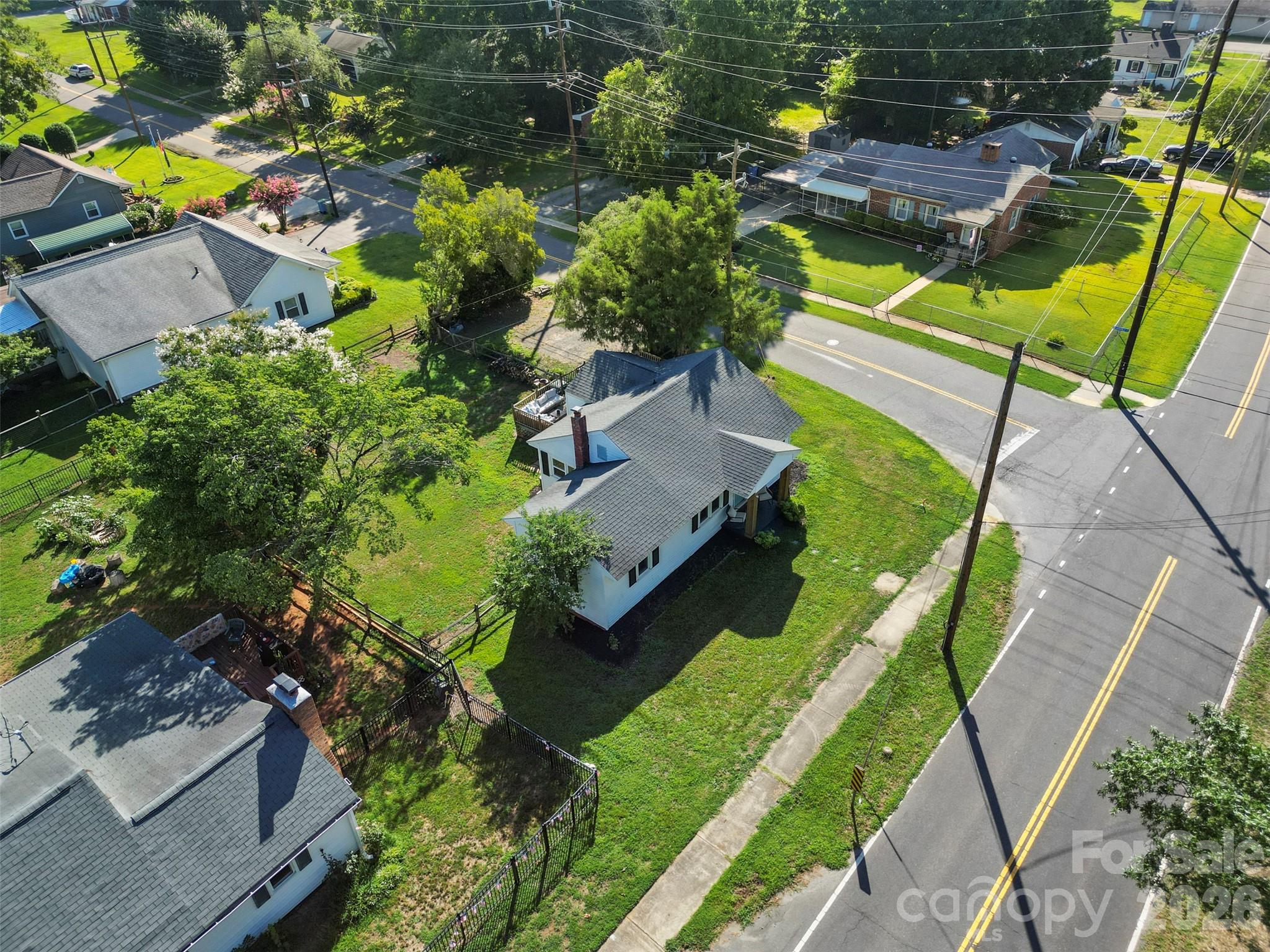 main property photo 30
