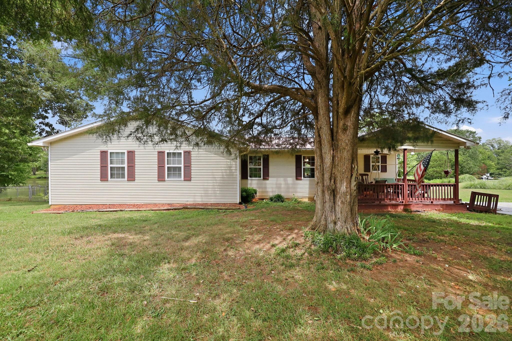 main property photo 40