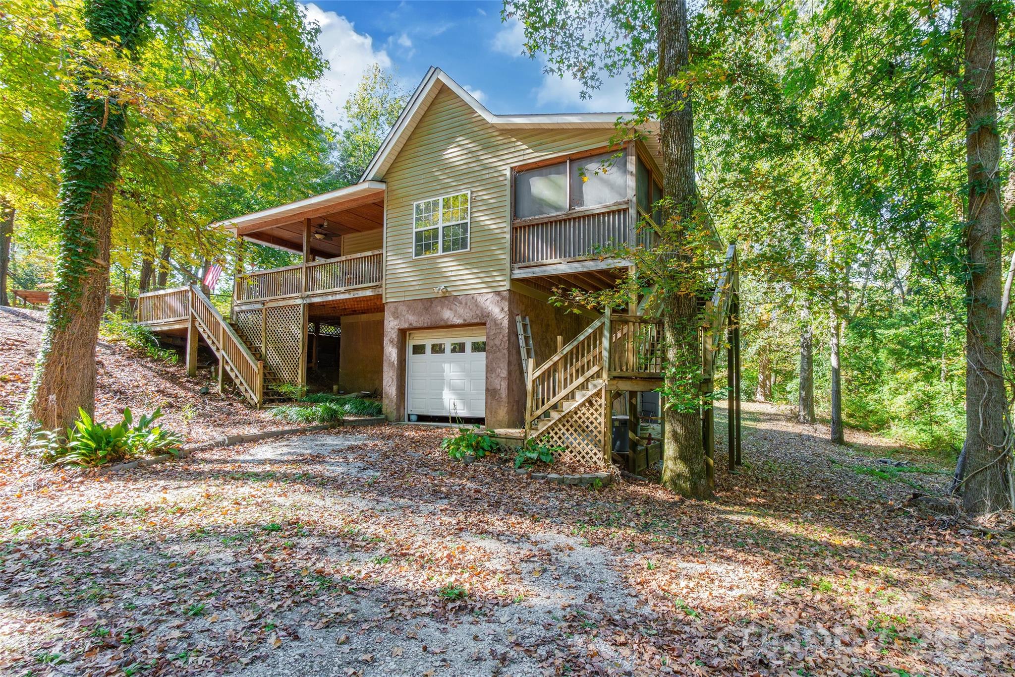 main property photo 37