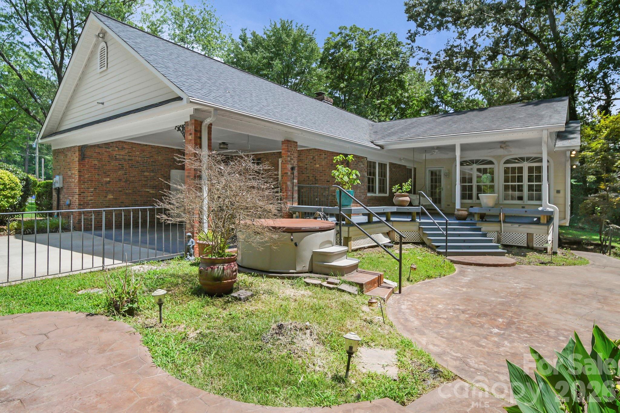 main property photo 23