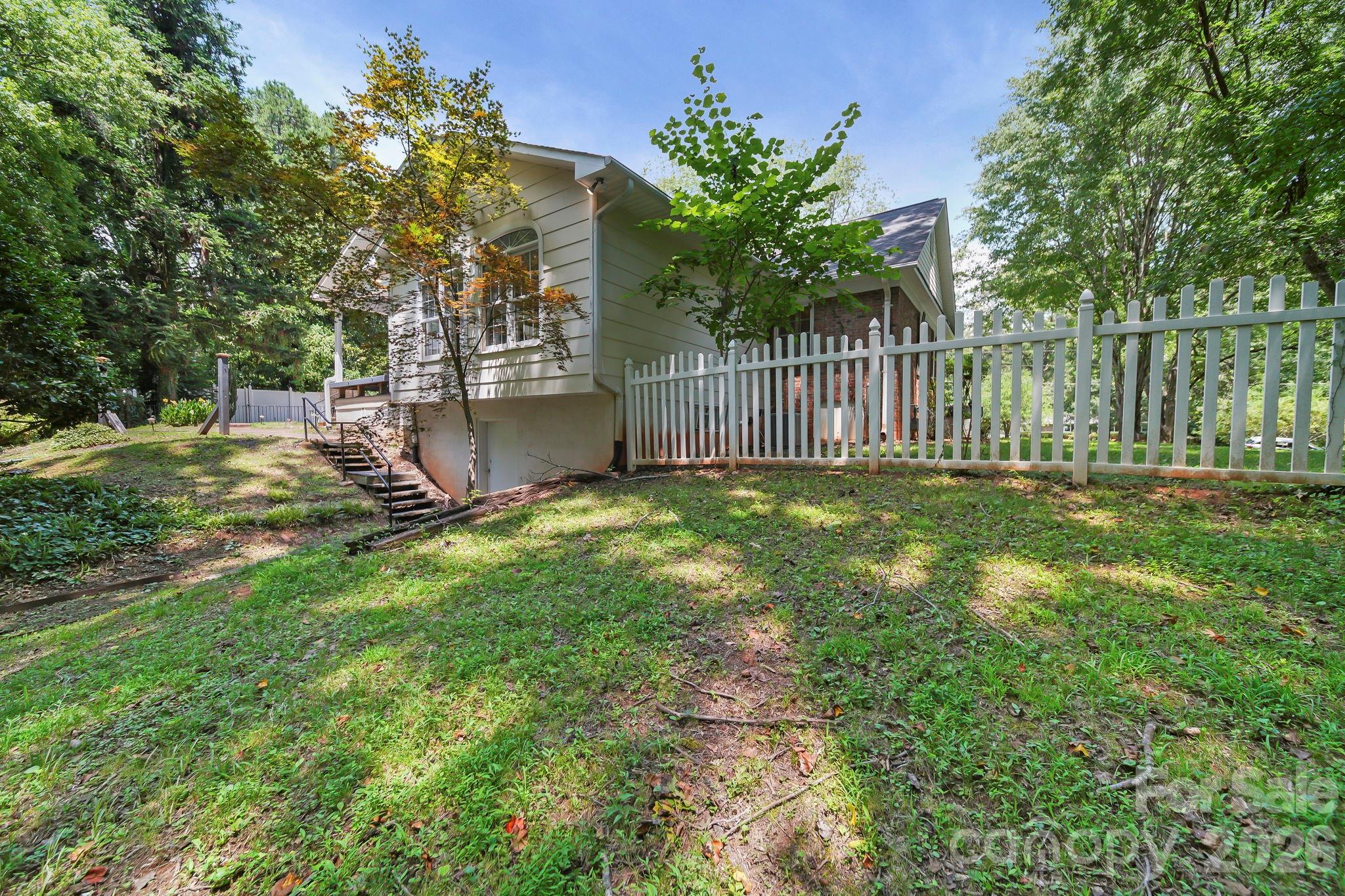 main property photo 25