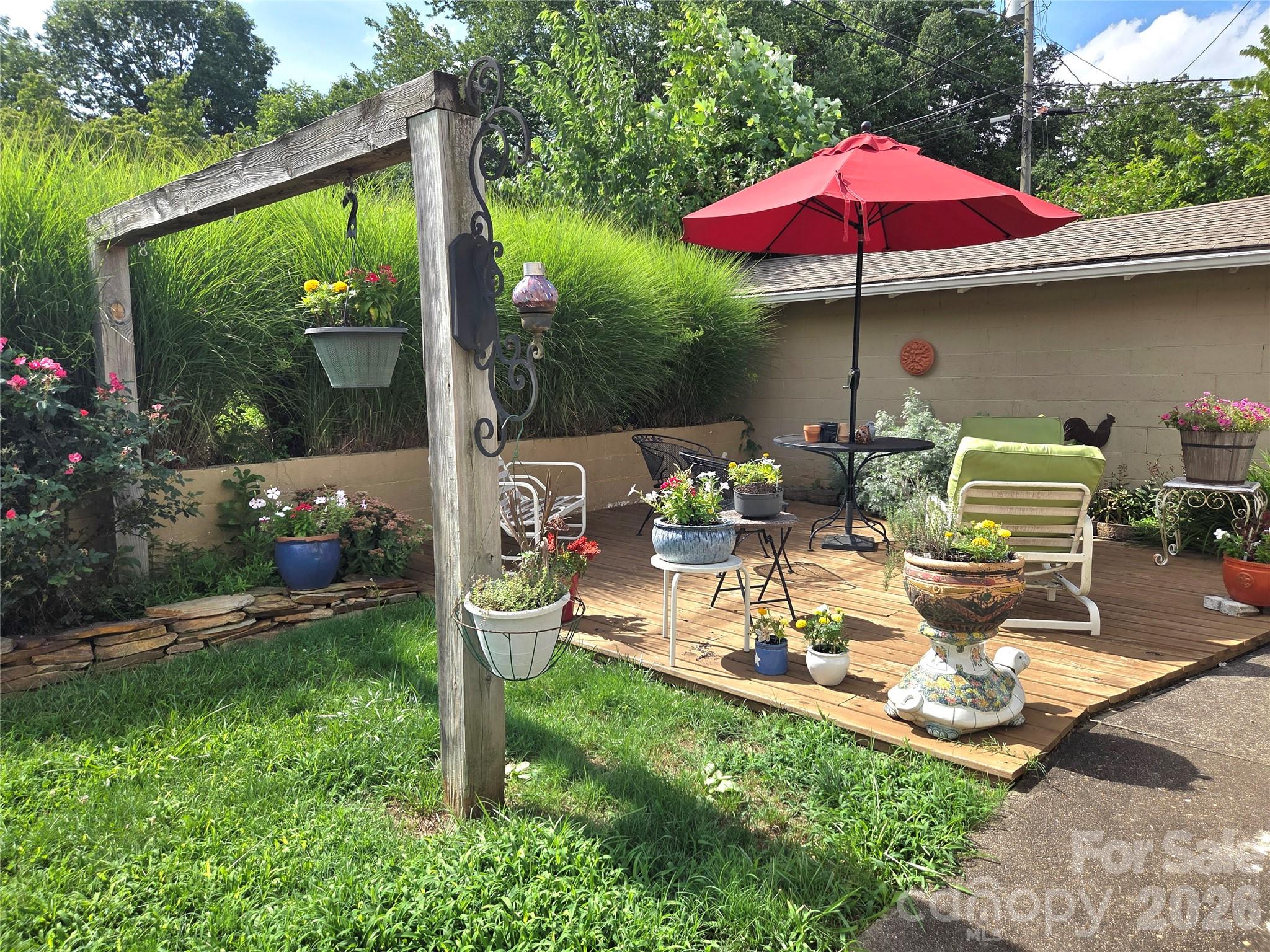 main property photo 9