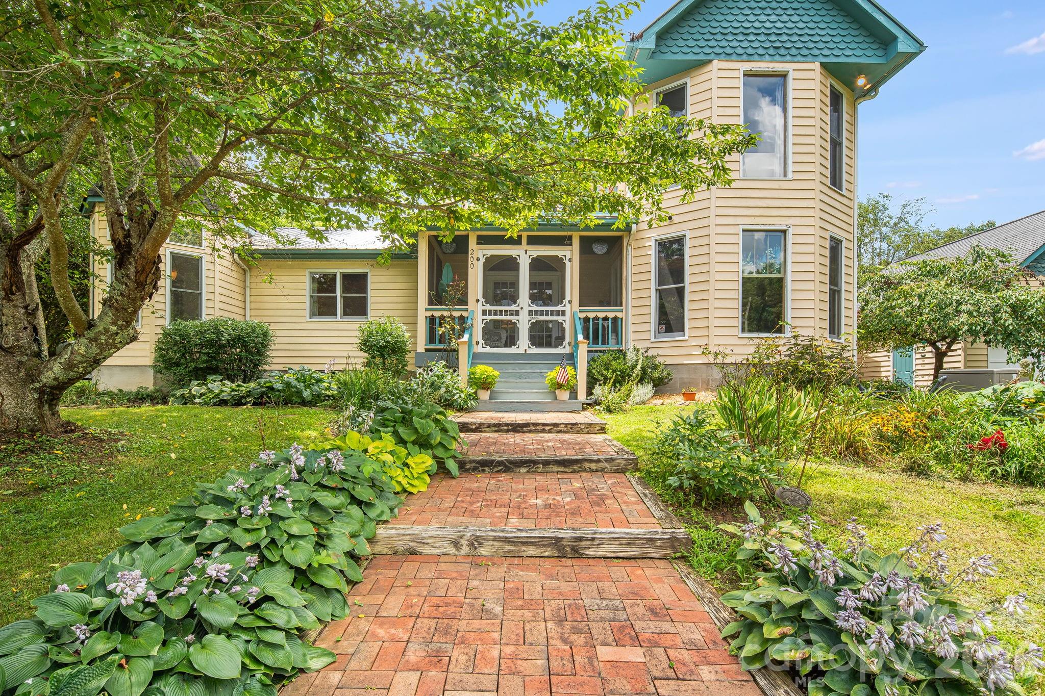 main property photo 2