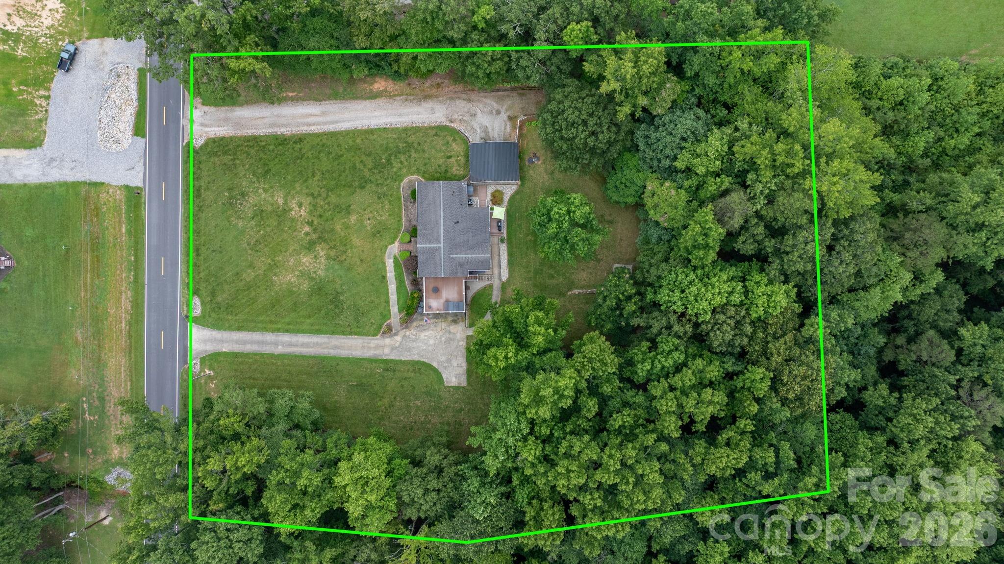 main property photo 28