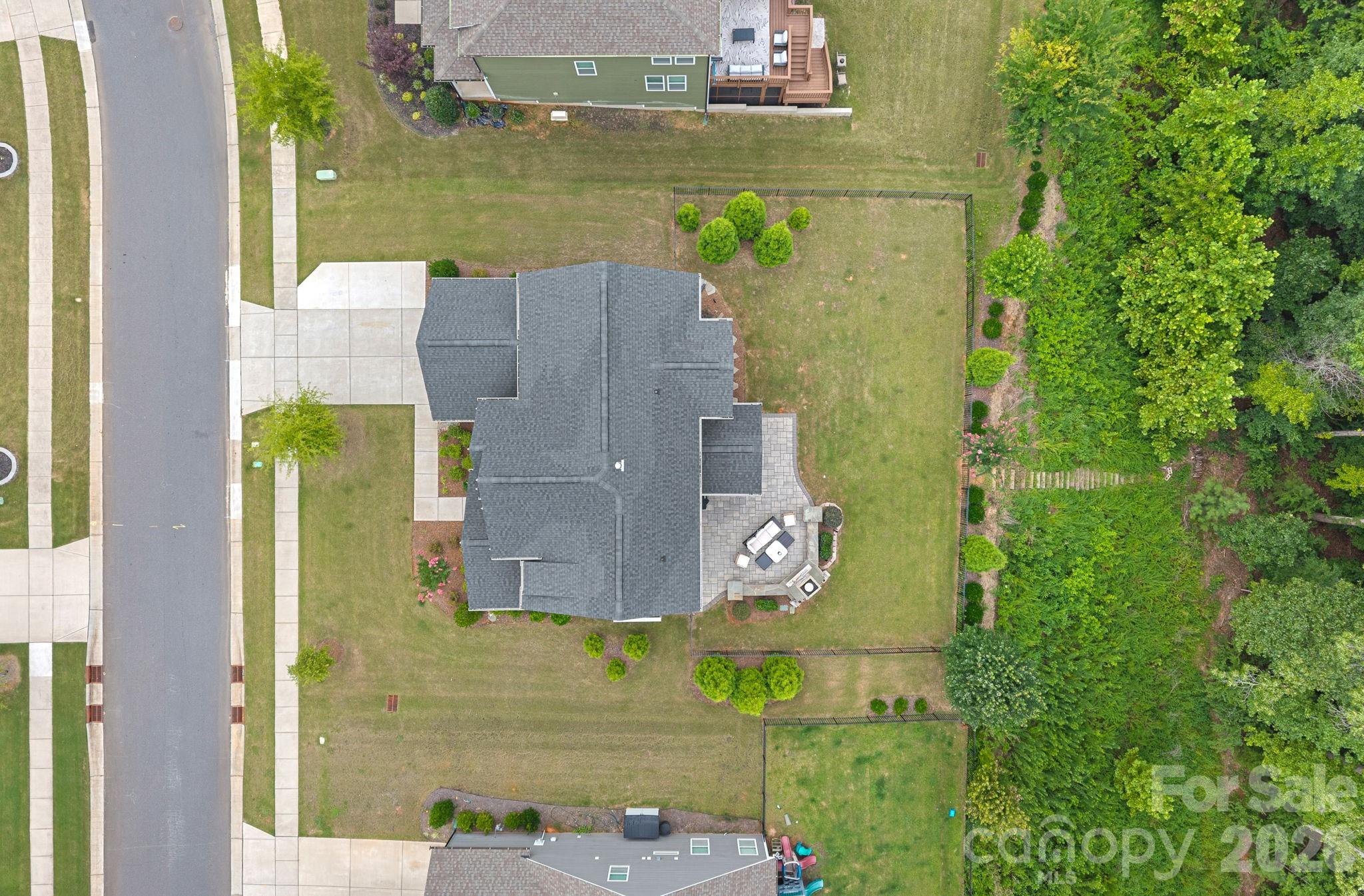 main property photo 30