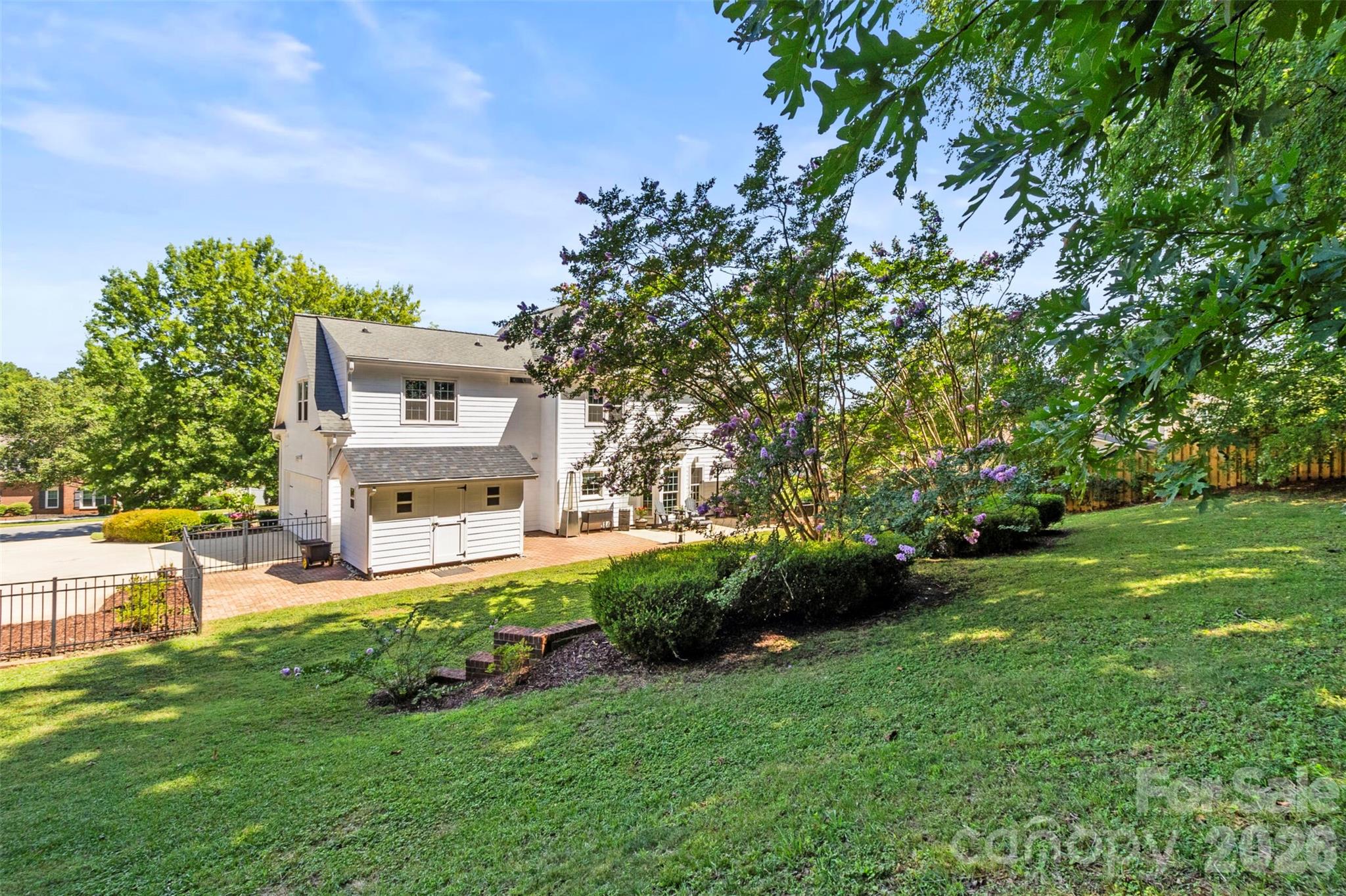 main property photo 34