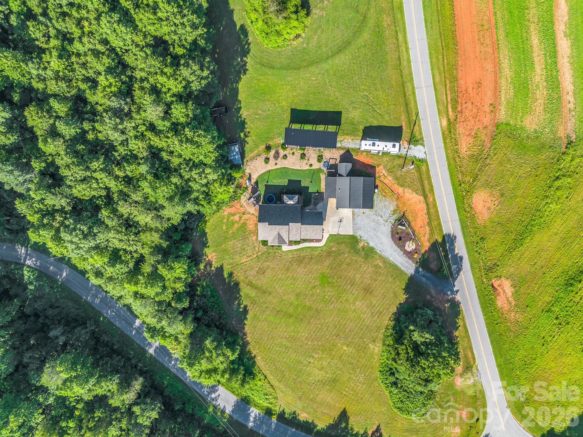 main property photo 8