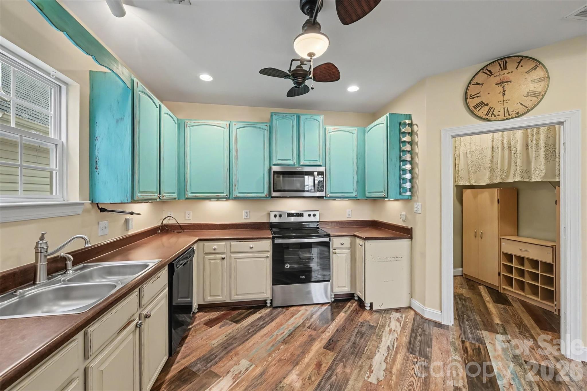 main property photo 14