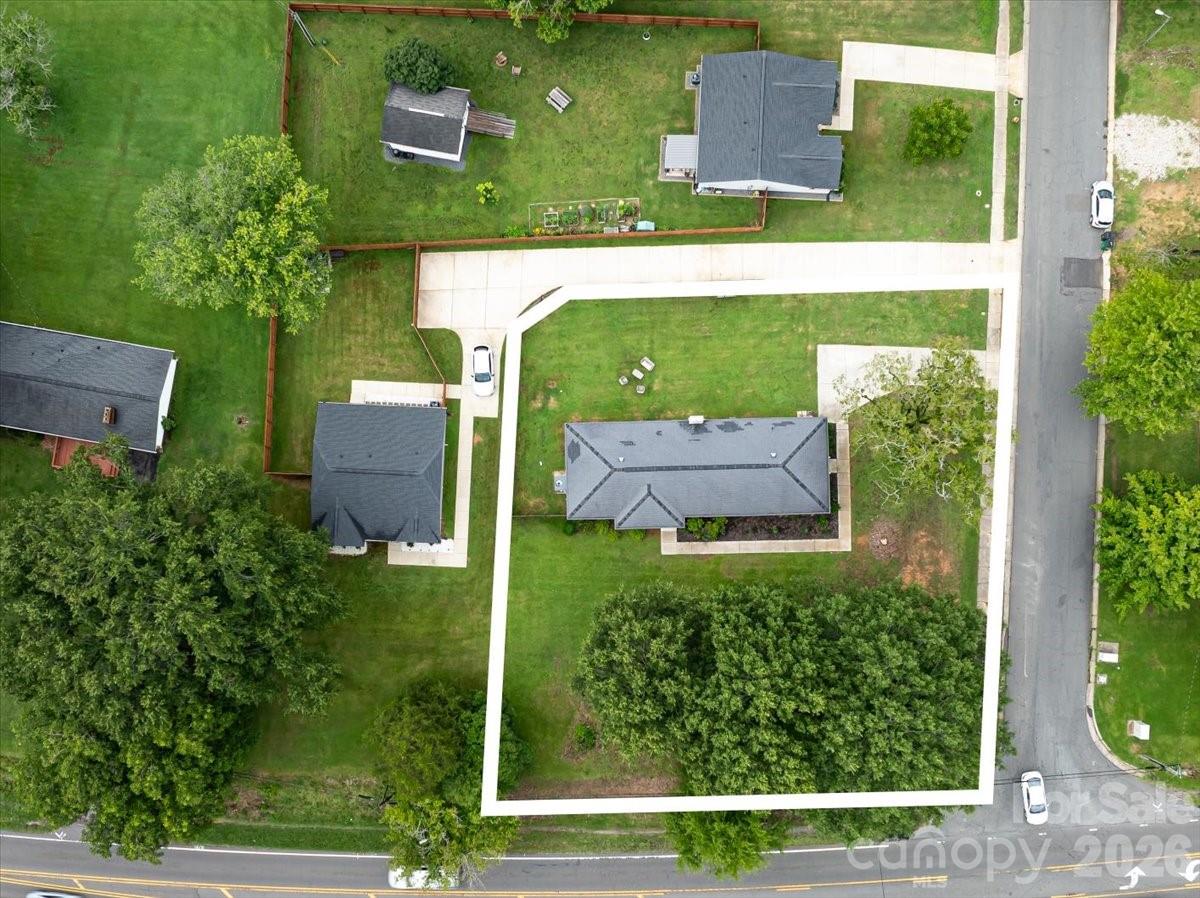 main property photo 41