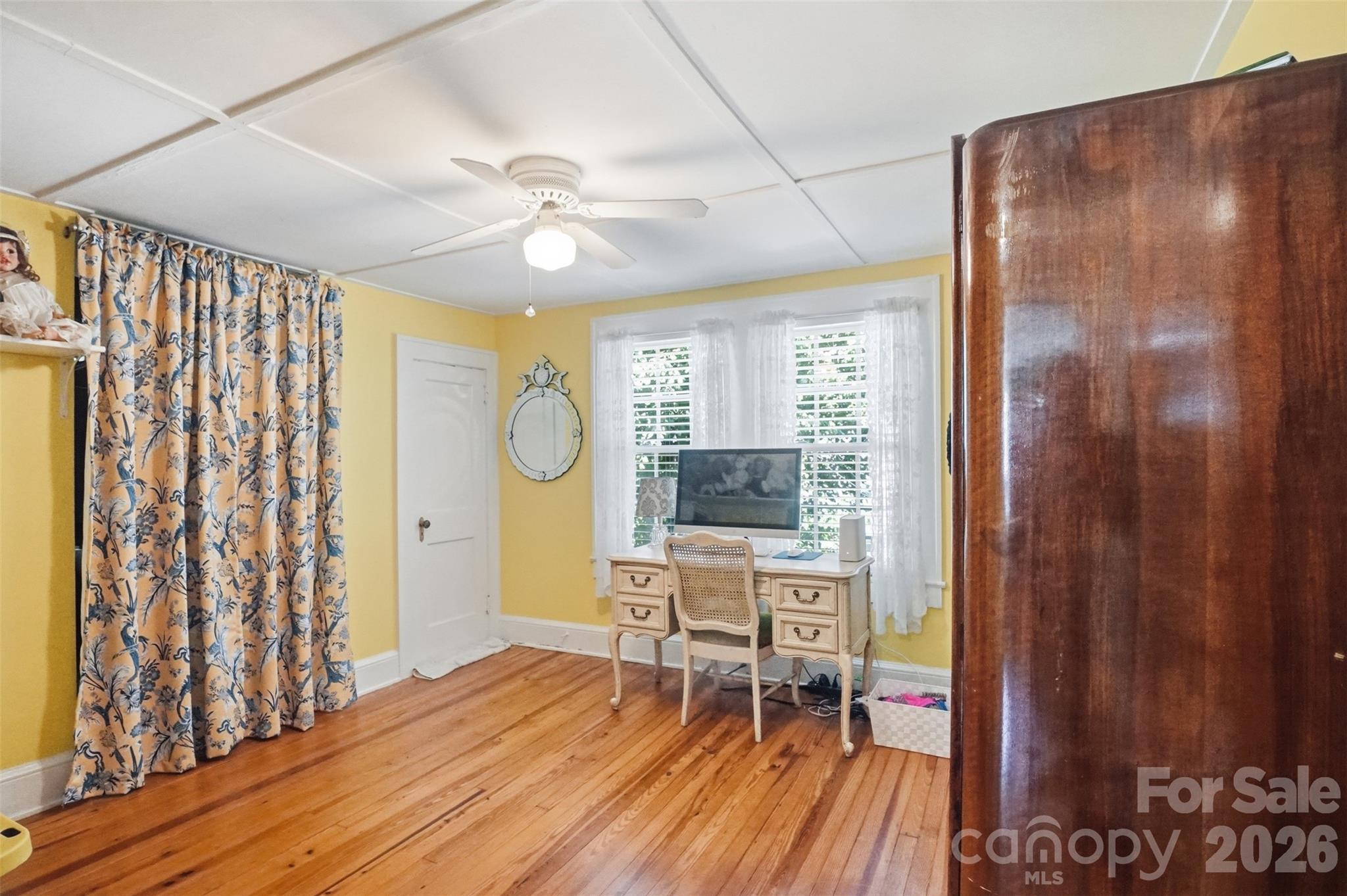 main property photo 25