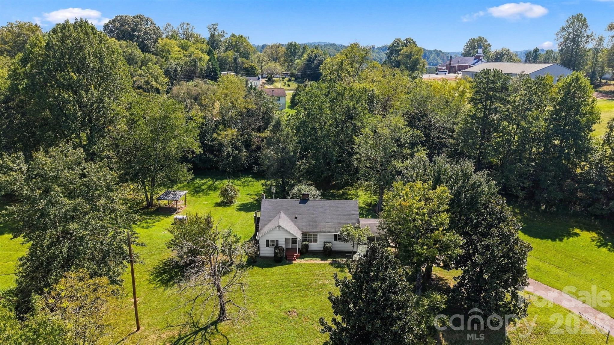 main property photo 30
