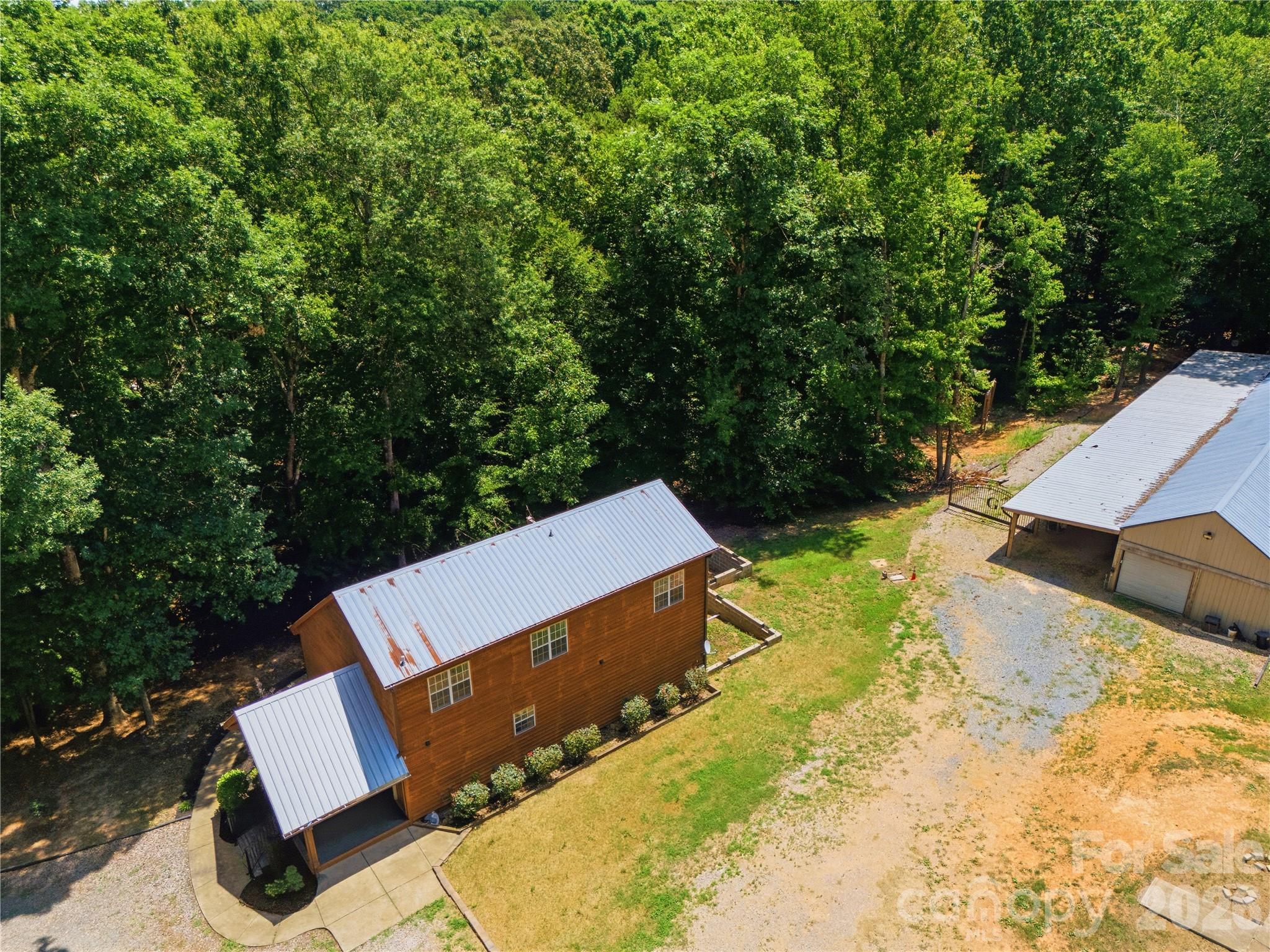 main property photo 33