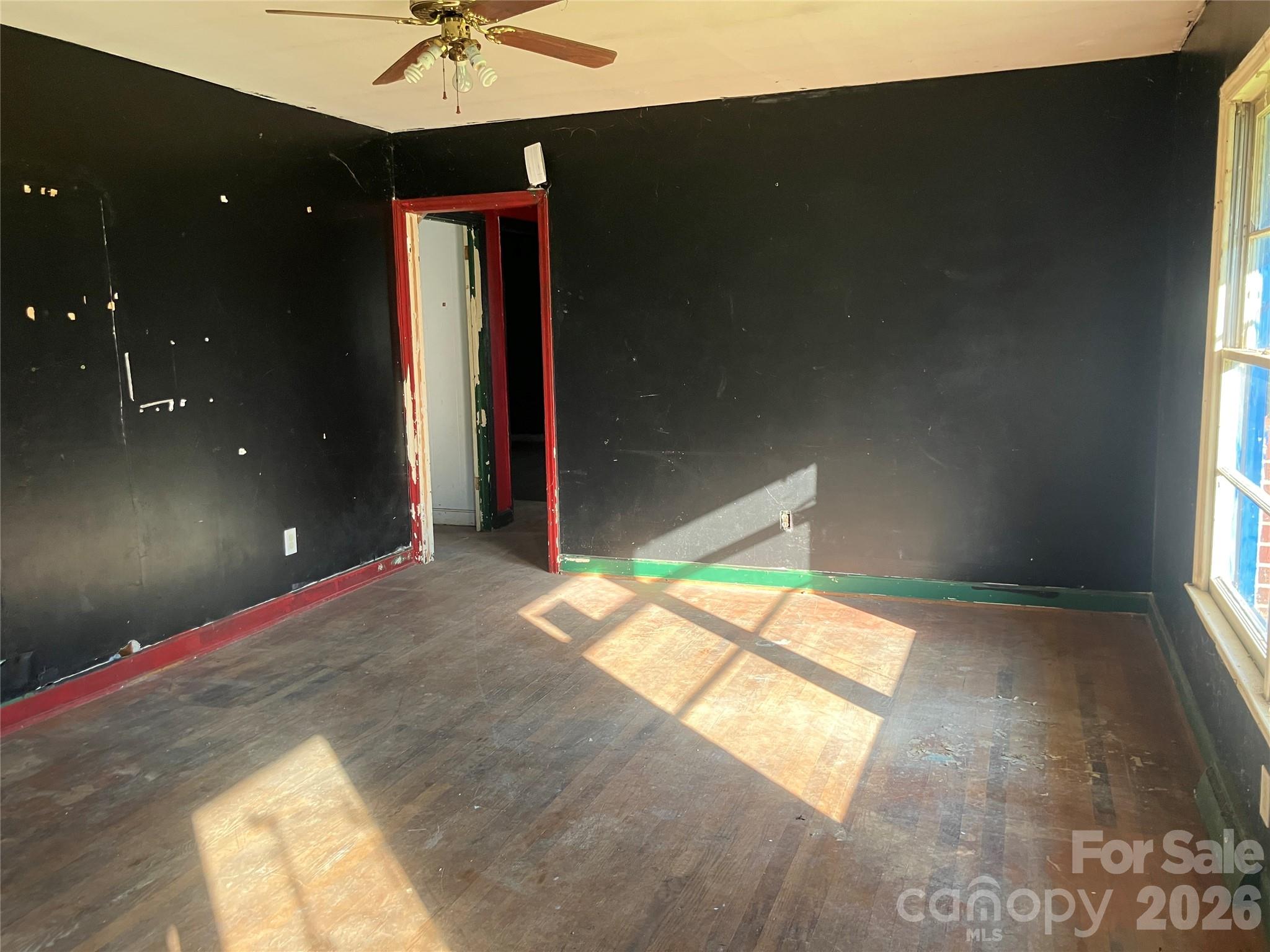 main property photo 4