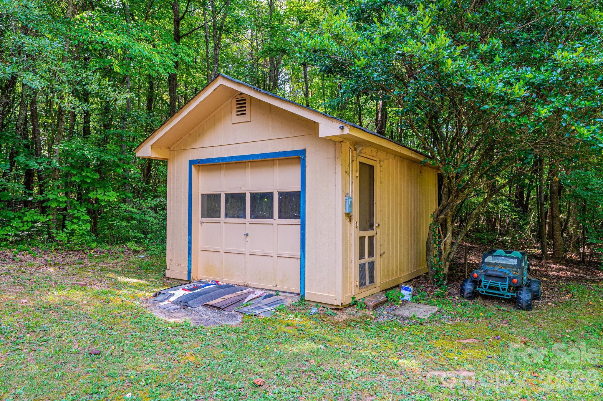 main property photo 9