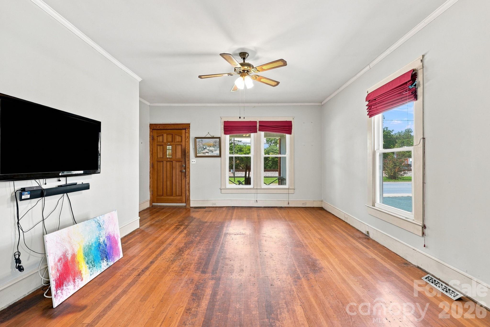 main property photo 9