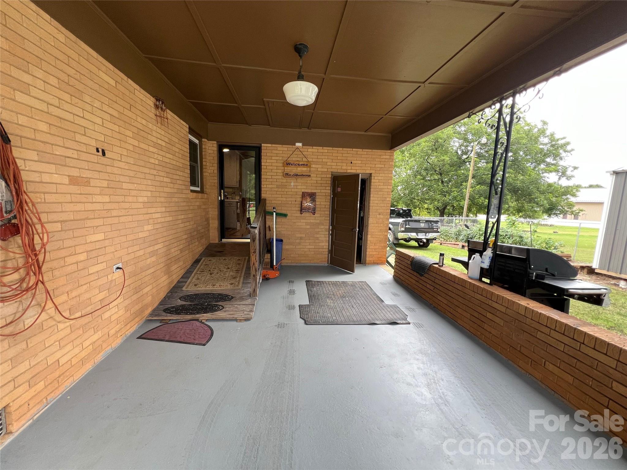 main property photo 28