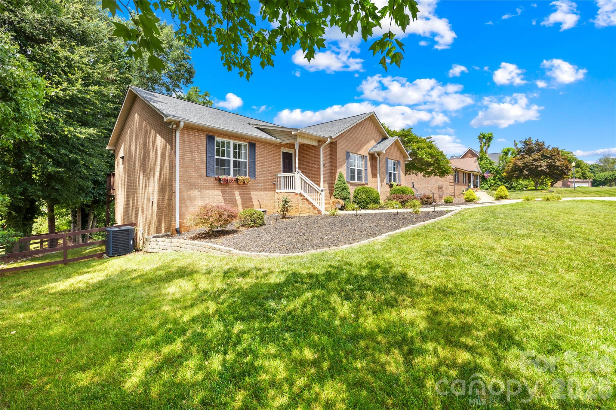 main property photo 32