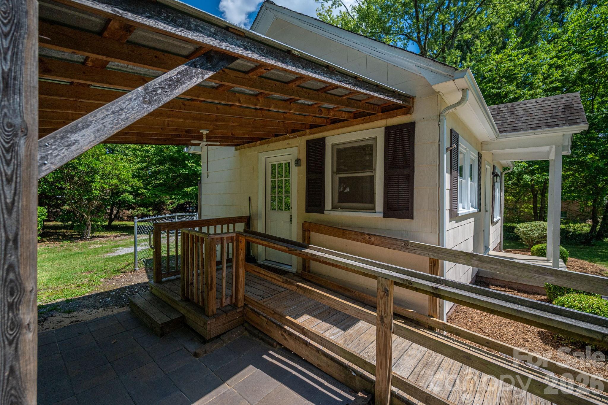 main property photo 22