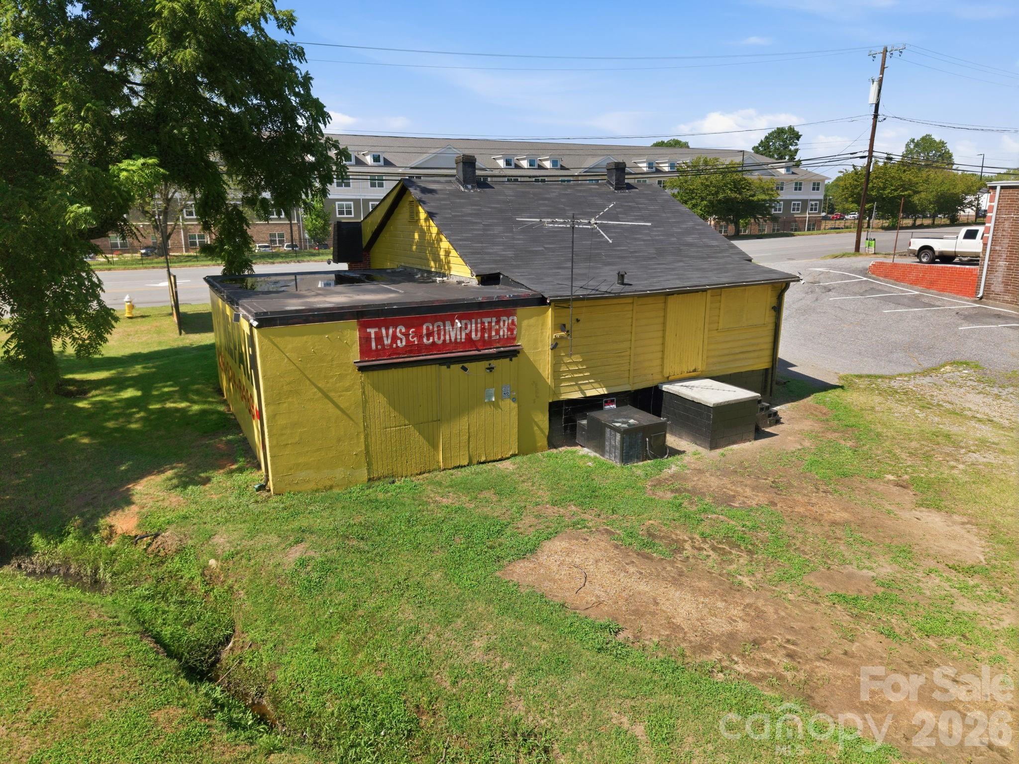 main property photo 20
