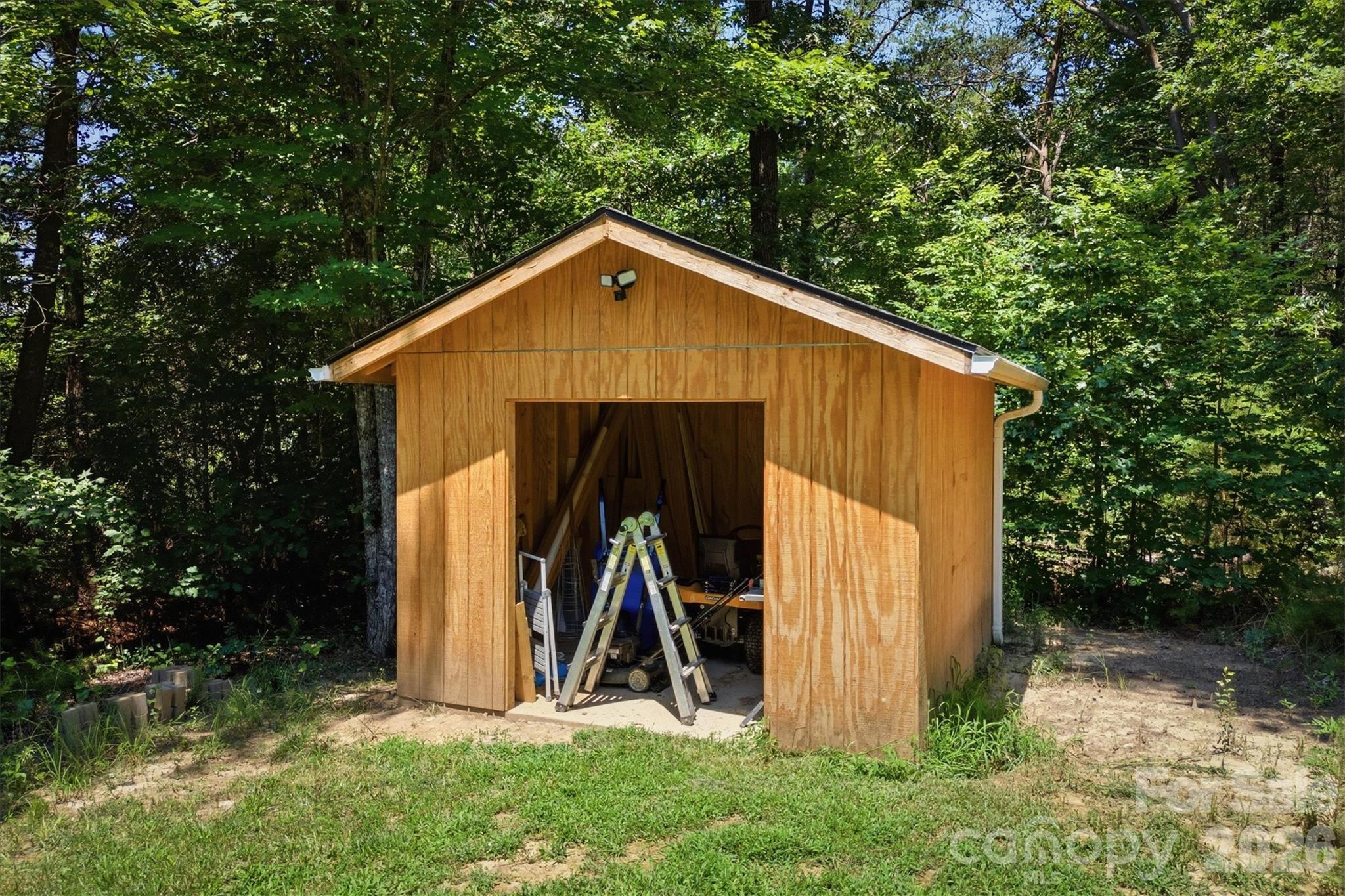 main property photo 21