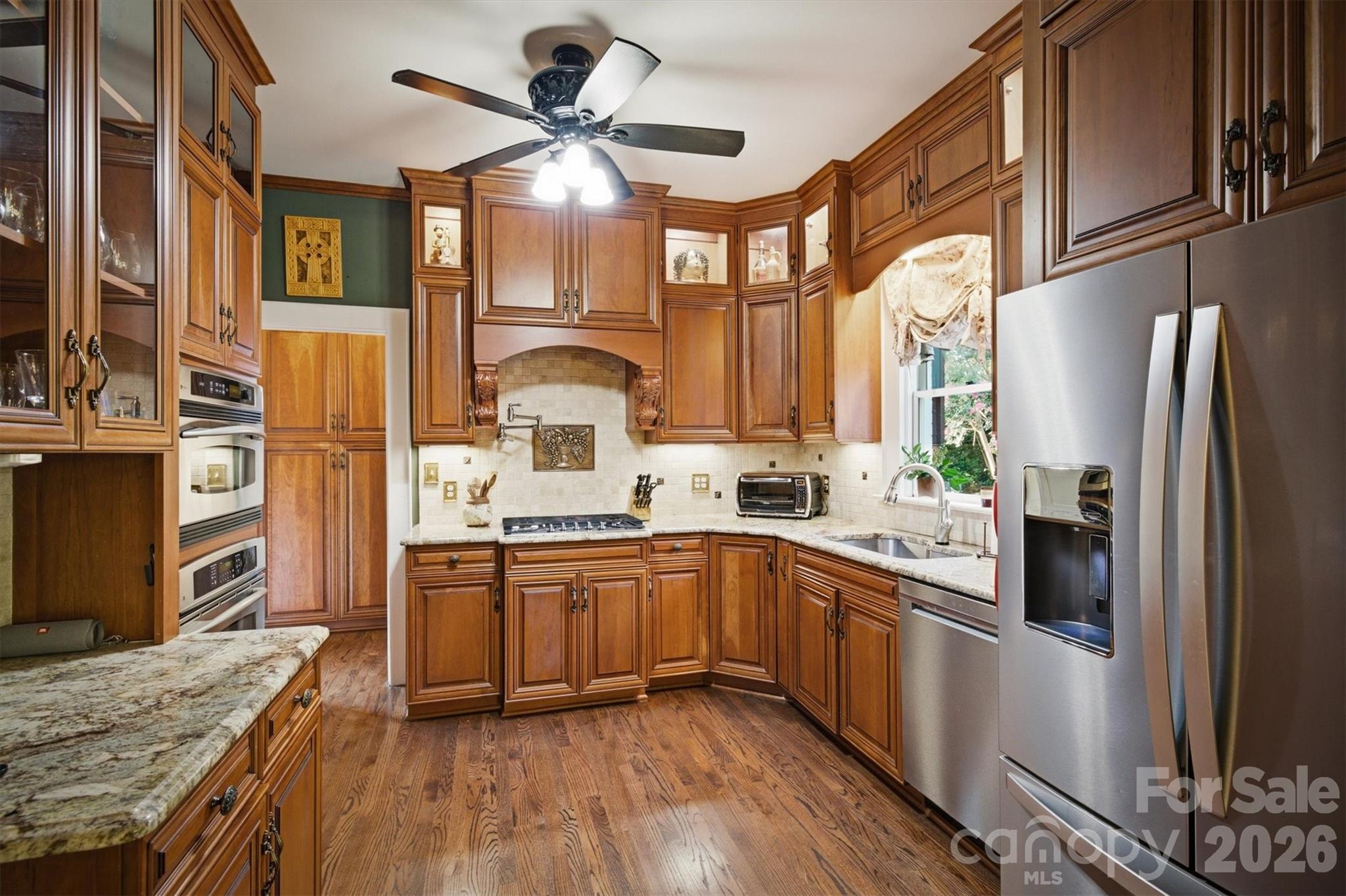 main property photo 12