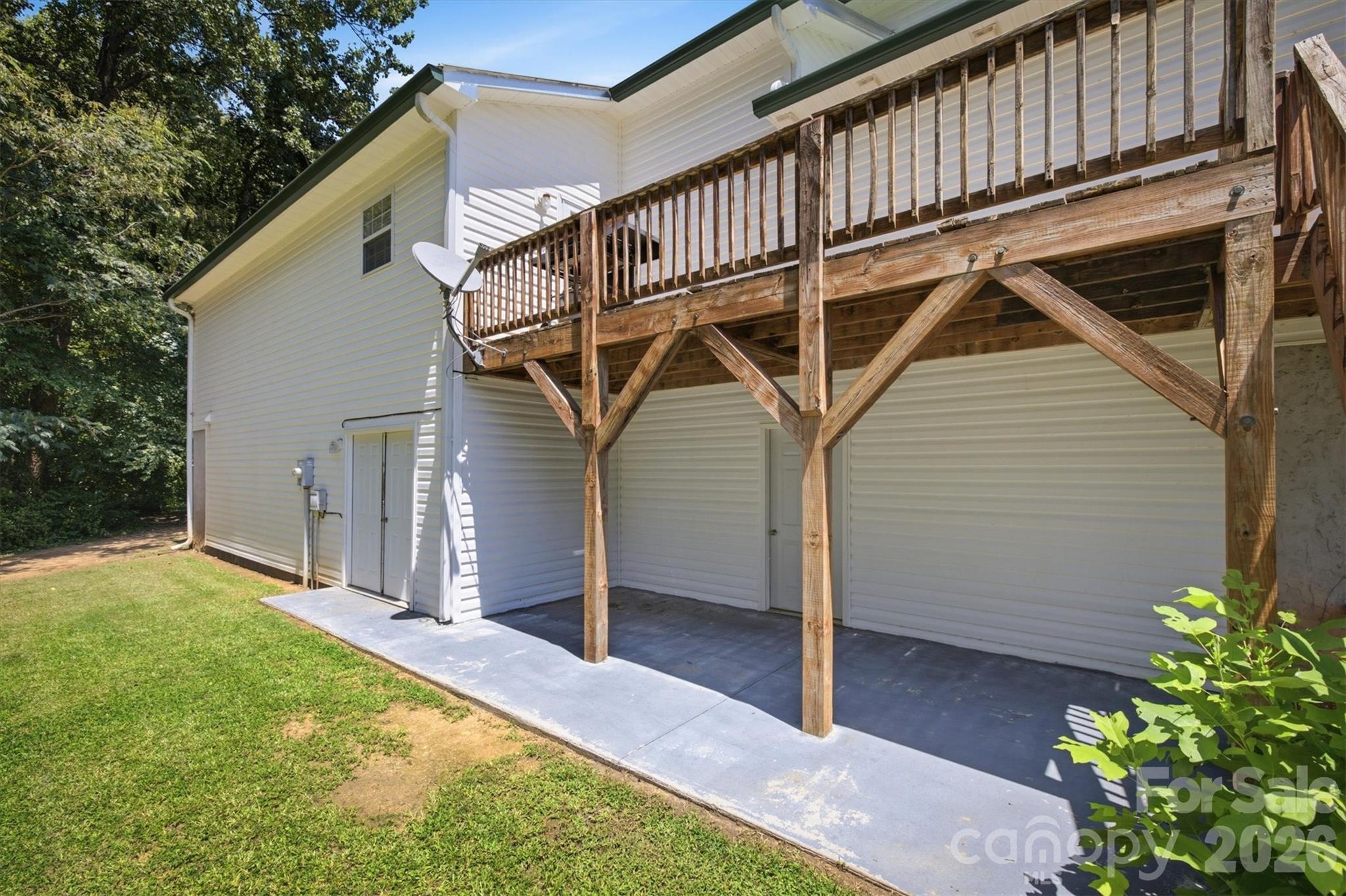 main property photo 32