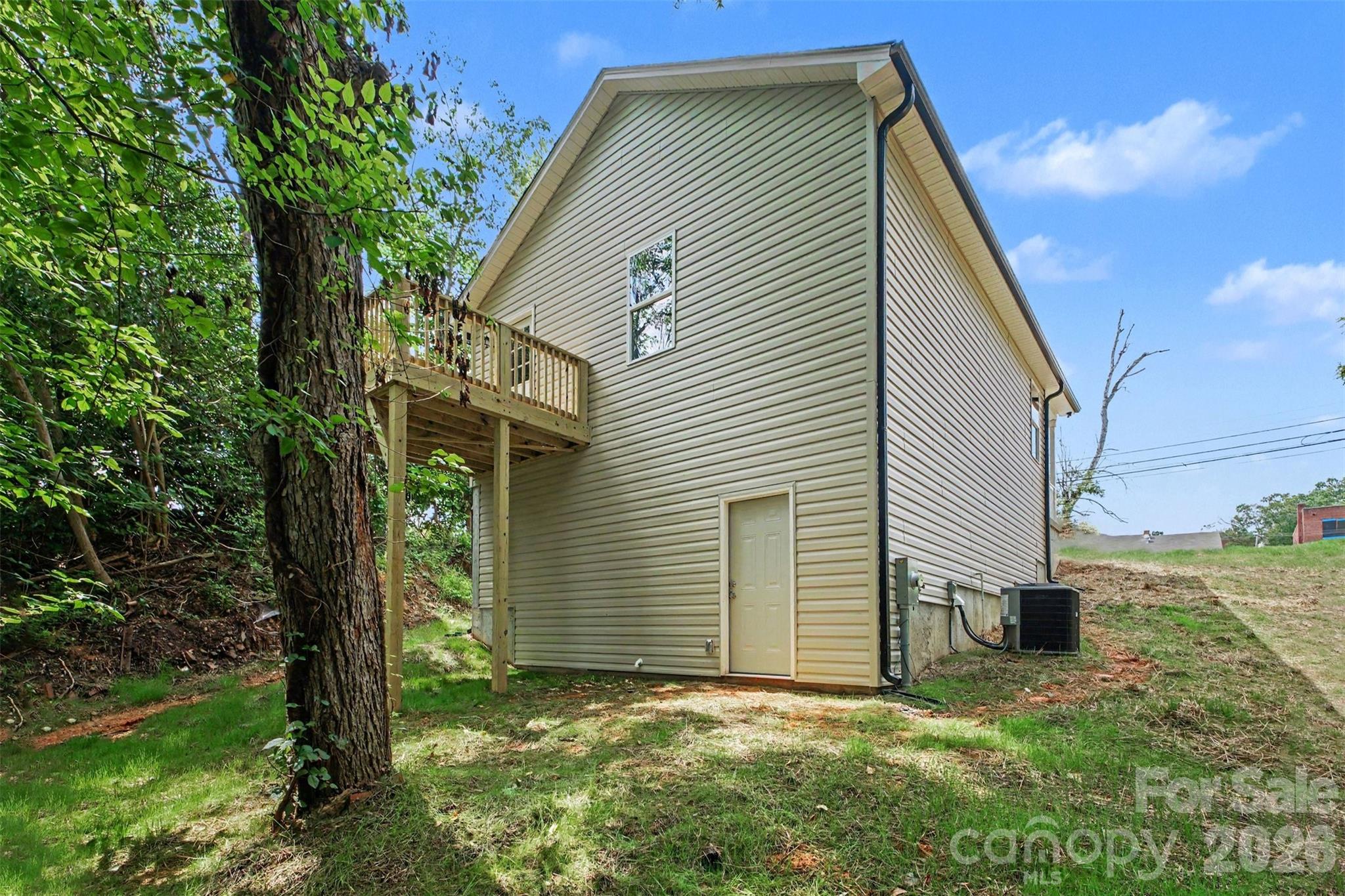 main property photo 23