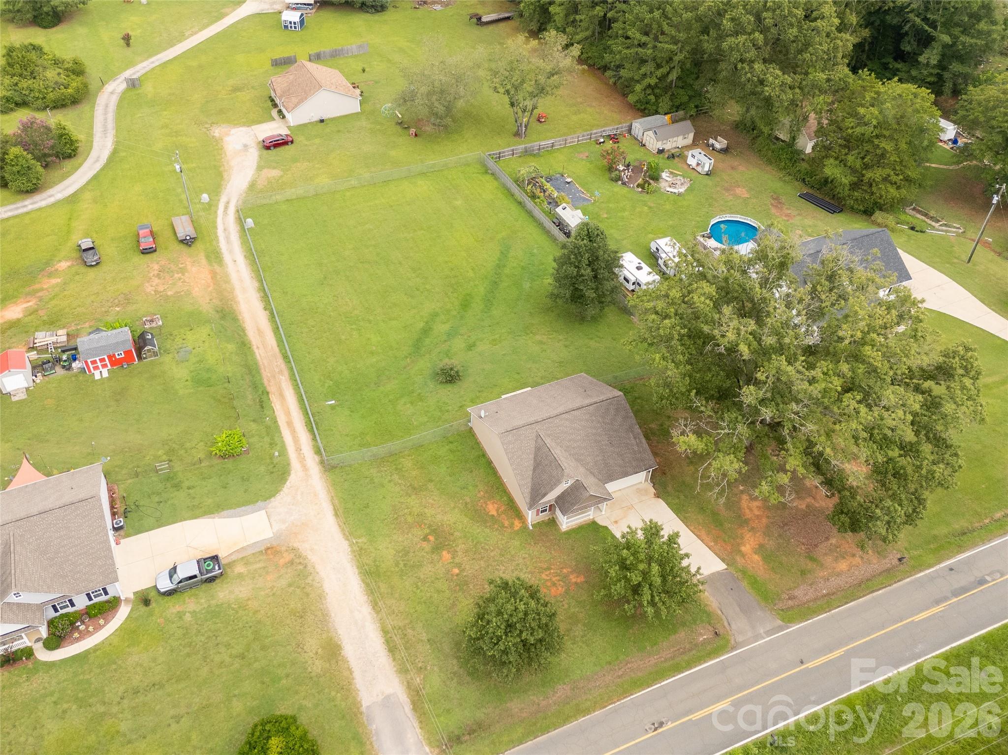 main property photo 26