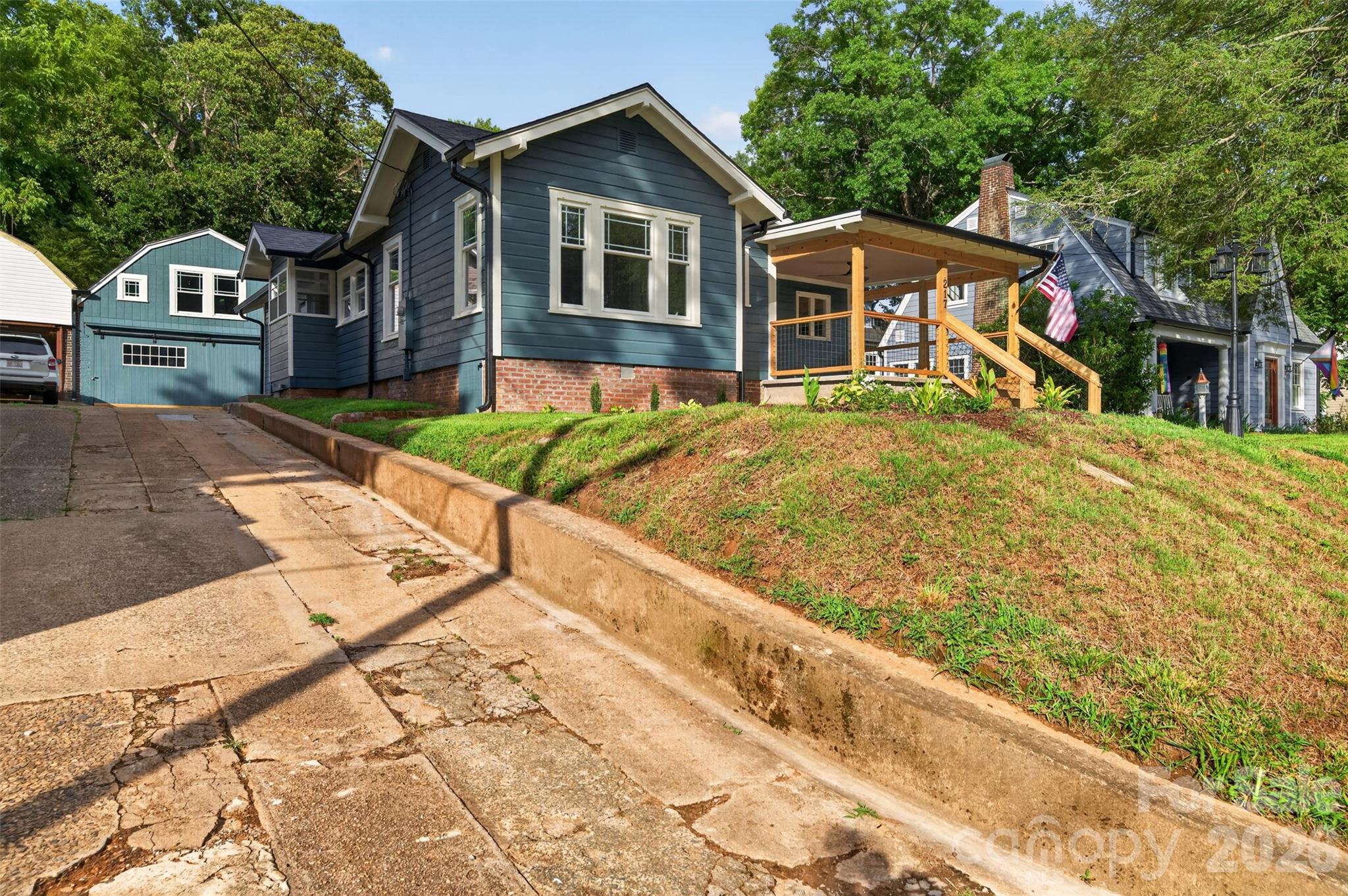 main property photo 36