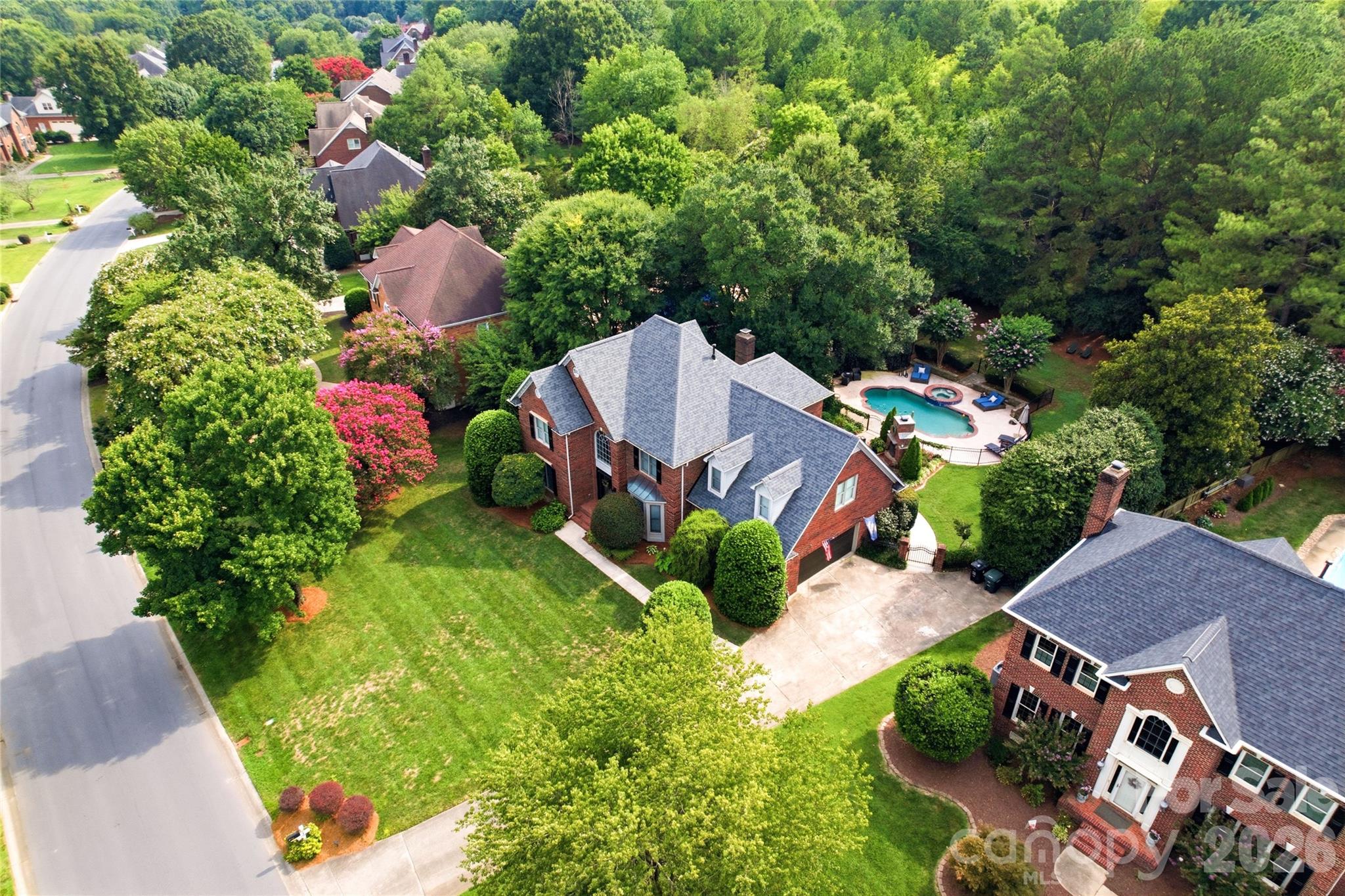 main property photo 30
